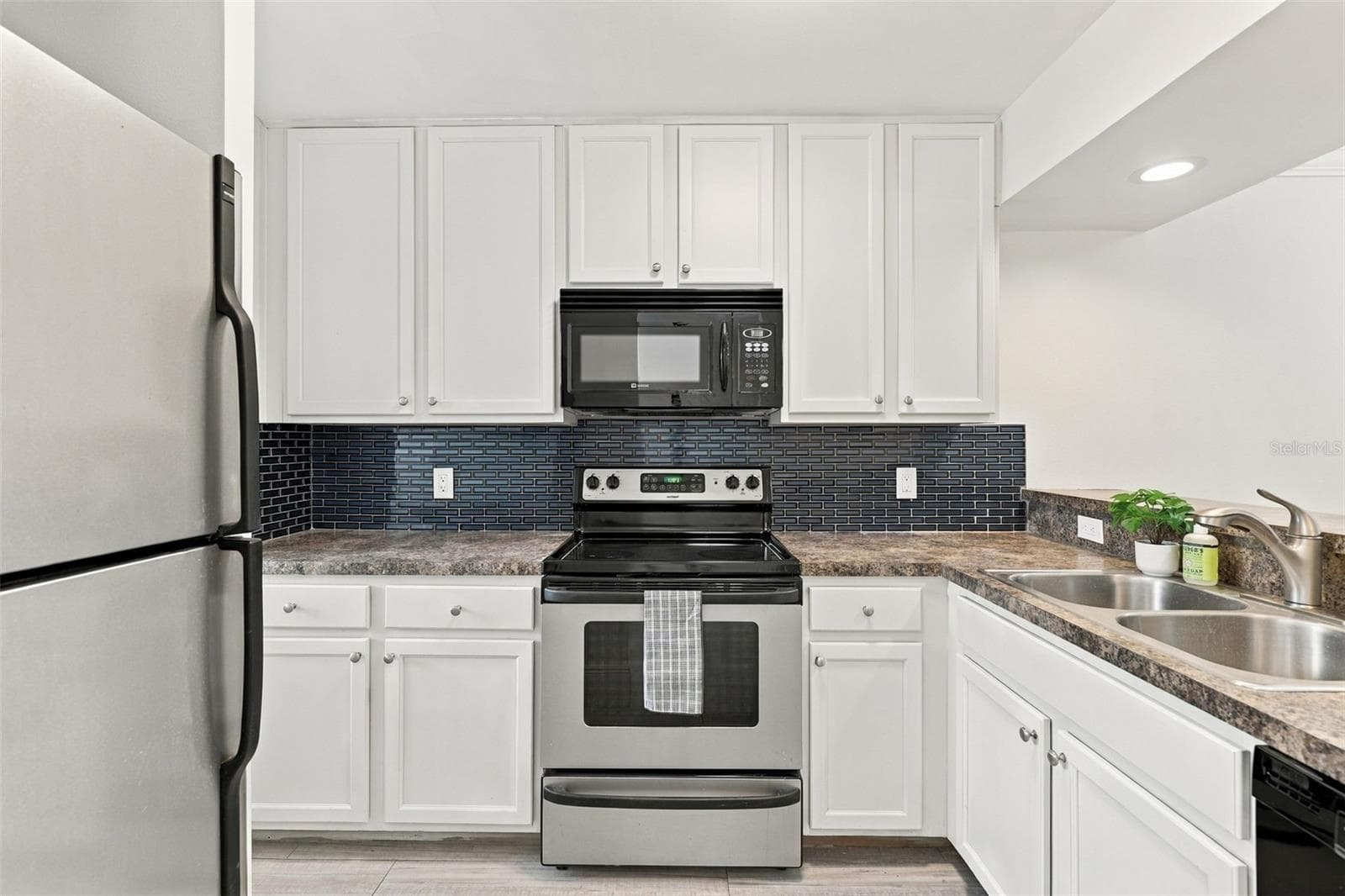Condominium at 3124 PLAZA TERRACE DR #3124, ORLANDO, photo 7 of 26