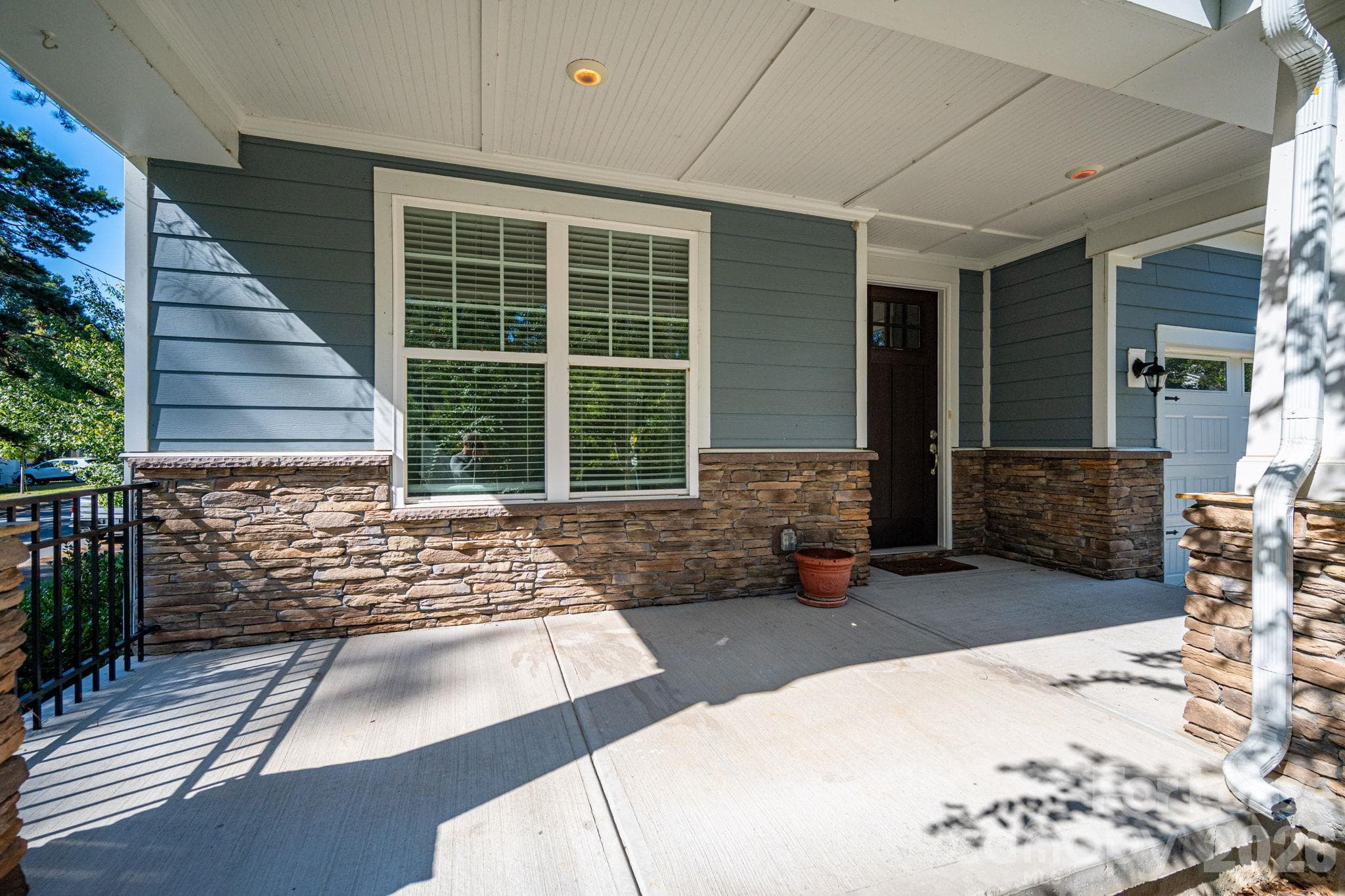 Single Family Residence at 411 Church Street S, Gastonia, photo 4 of 29