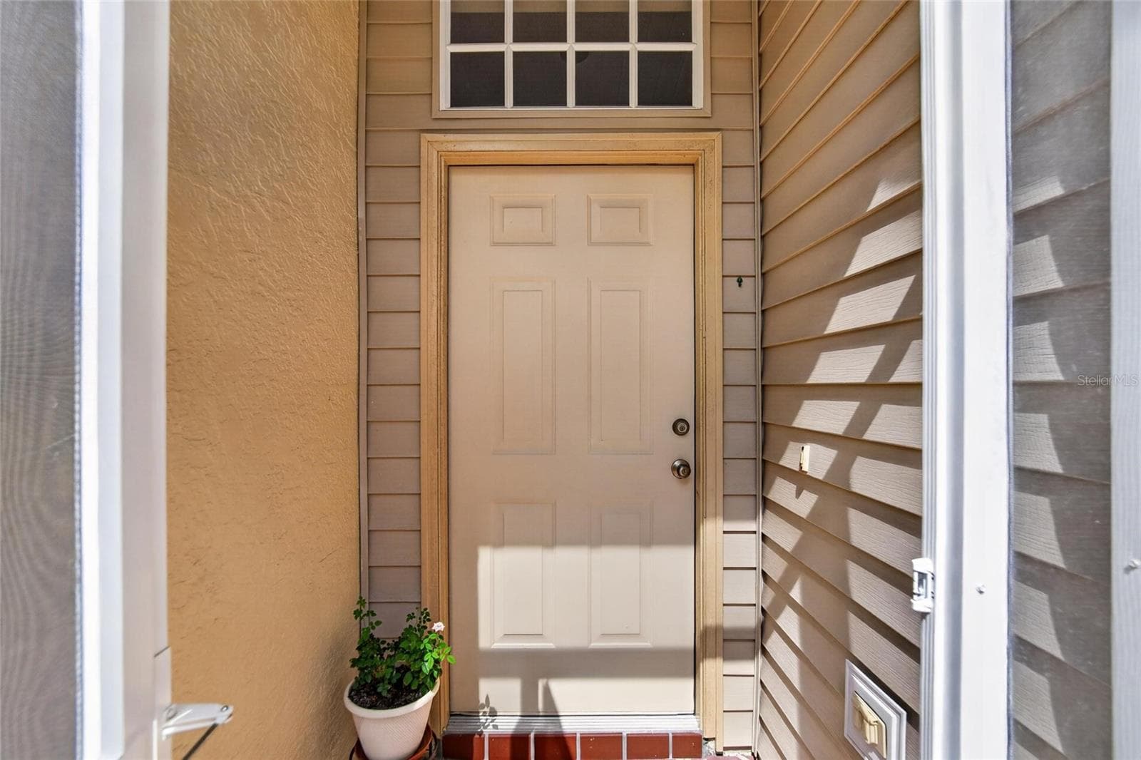 Condominium at 2433 NEW HAVEN CIR, SUN CITY CENTER, photo 6 of 40