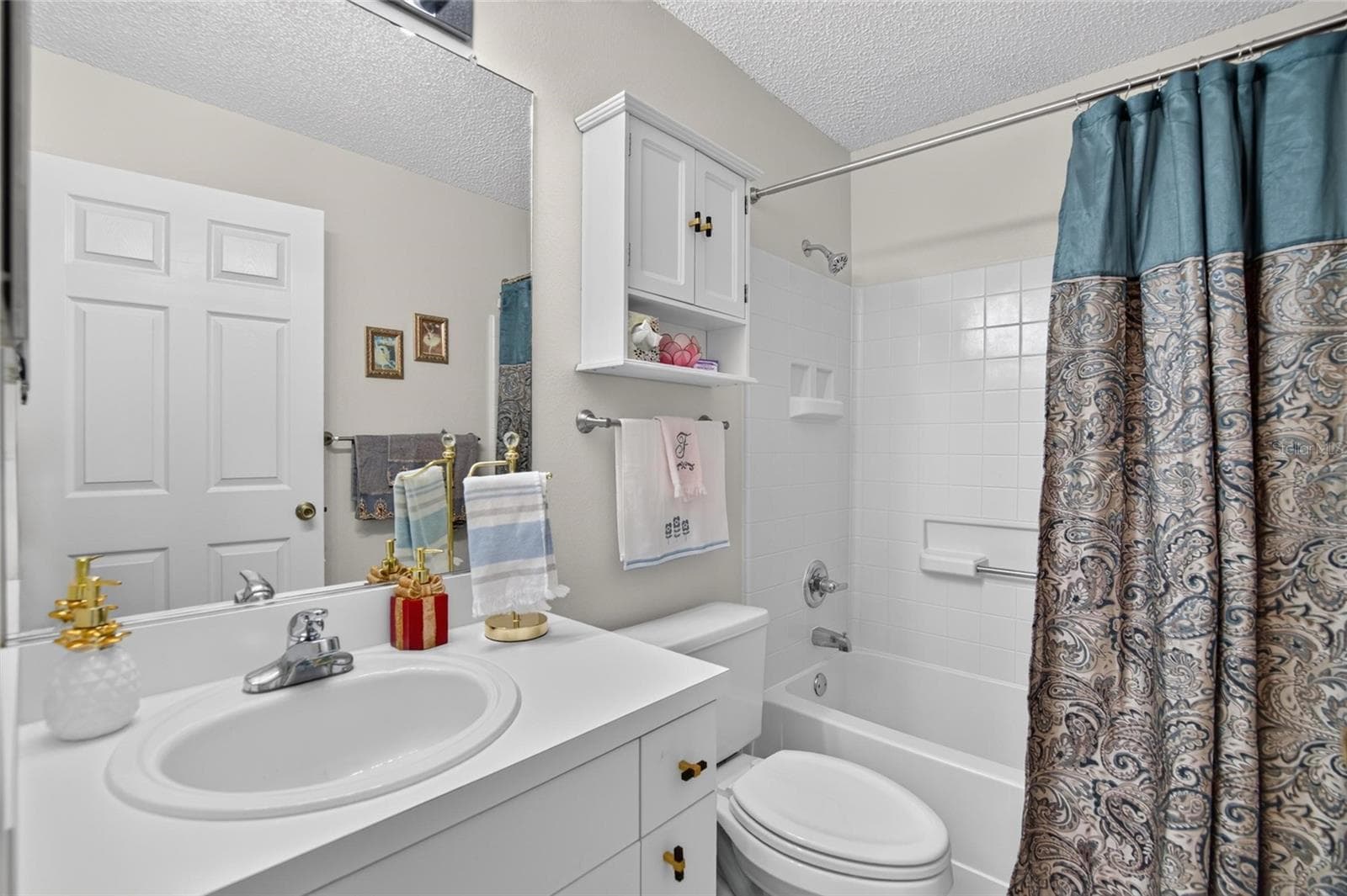 Condominium at 2433 NEW HAVEN CIR, SUN CITY CENTER, photo 17 of 40