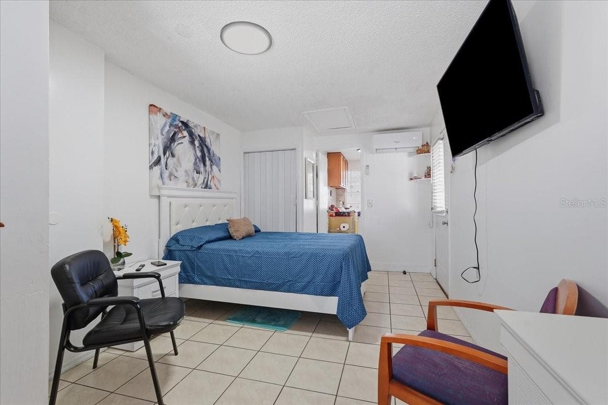 Apartment - 7603 WOODLAND OAKS CT, TAMPA