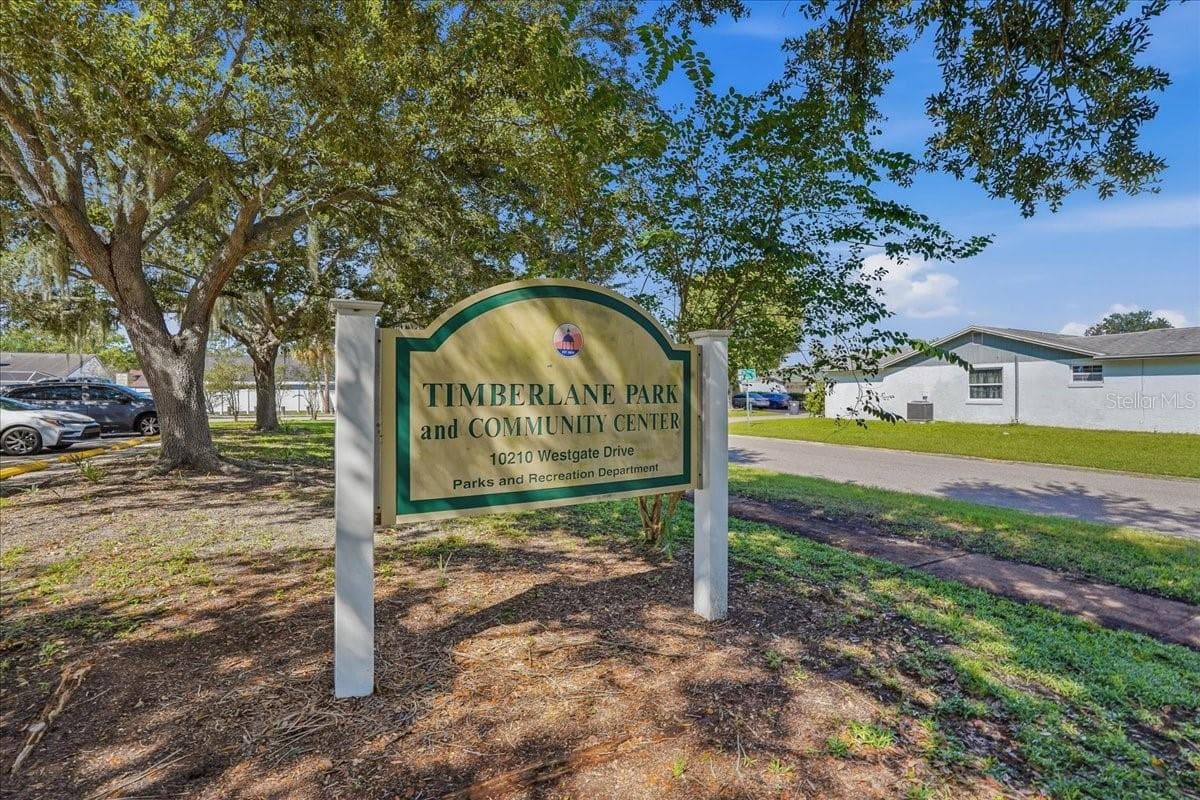 Community Park 2 minutes away - 7603 WOODLAND OAKS CT, TAMPA