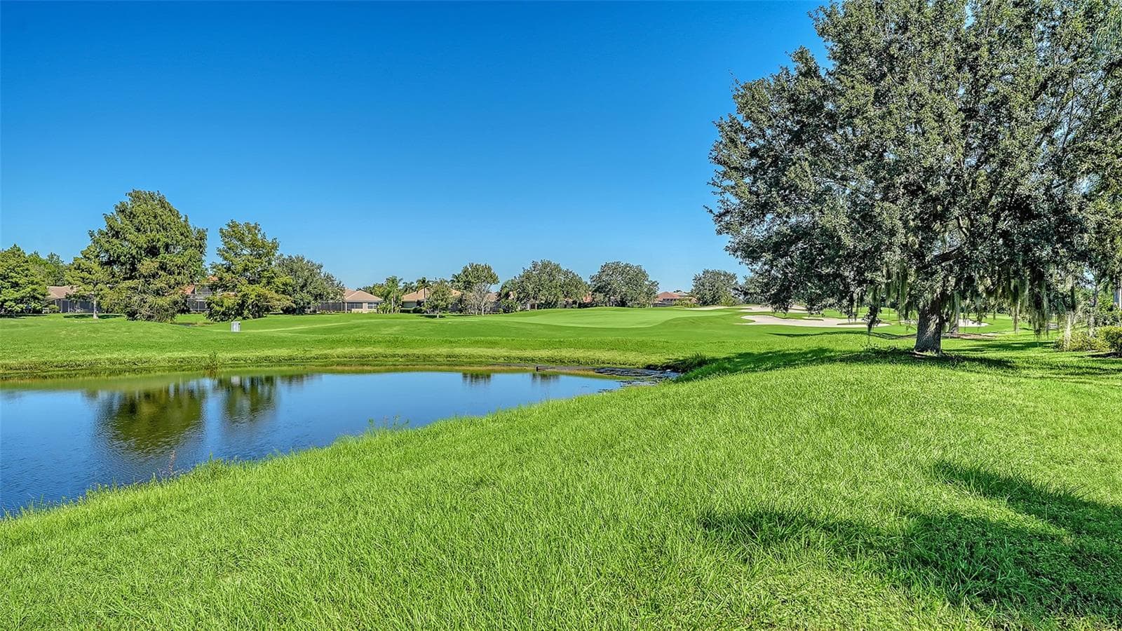 Single Family Residence at 13978 SIENA LOOP, LAKEWOOD RANCH, photo 46 of 65
