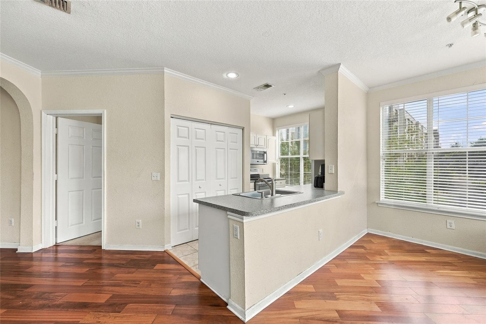 Condominium at 860 N ORANGE AVE #355, ORLANDO, photo 12 of 43