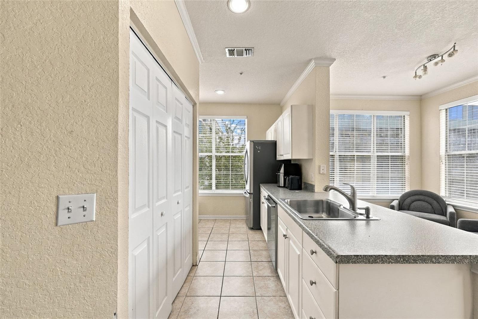Condominium at 860 N ORANGE AVE #355, ORLANDO, photo 13 of 43