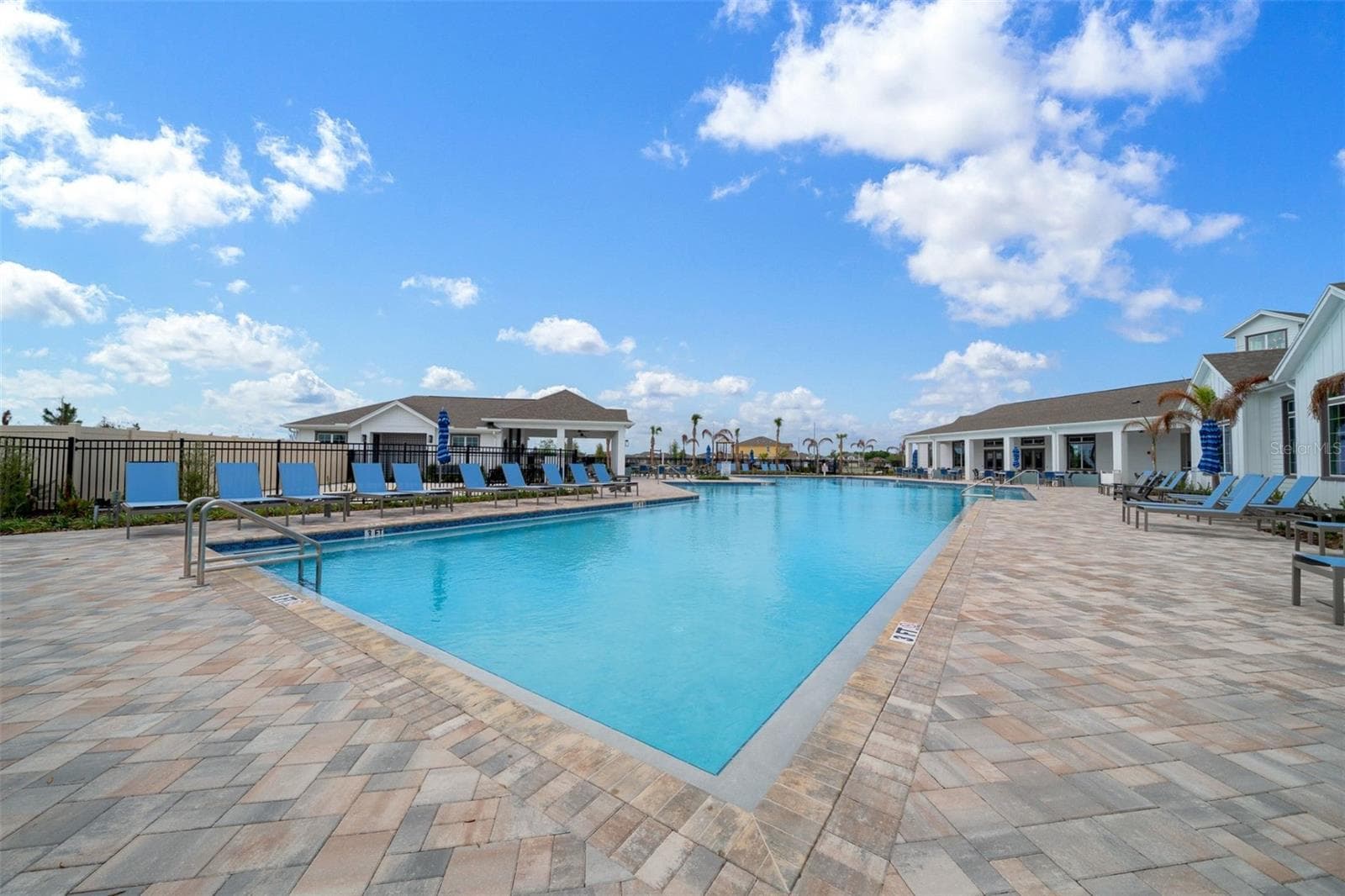 Resort Style Swimming Pool - 5510 FREESIA DR, LAKELAND