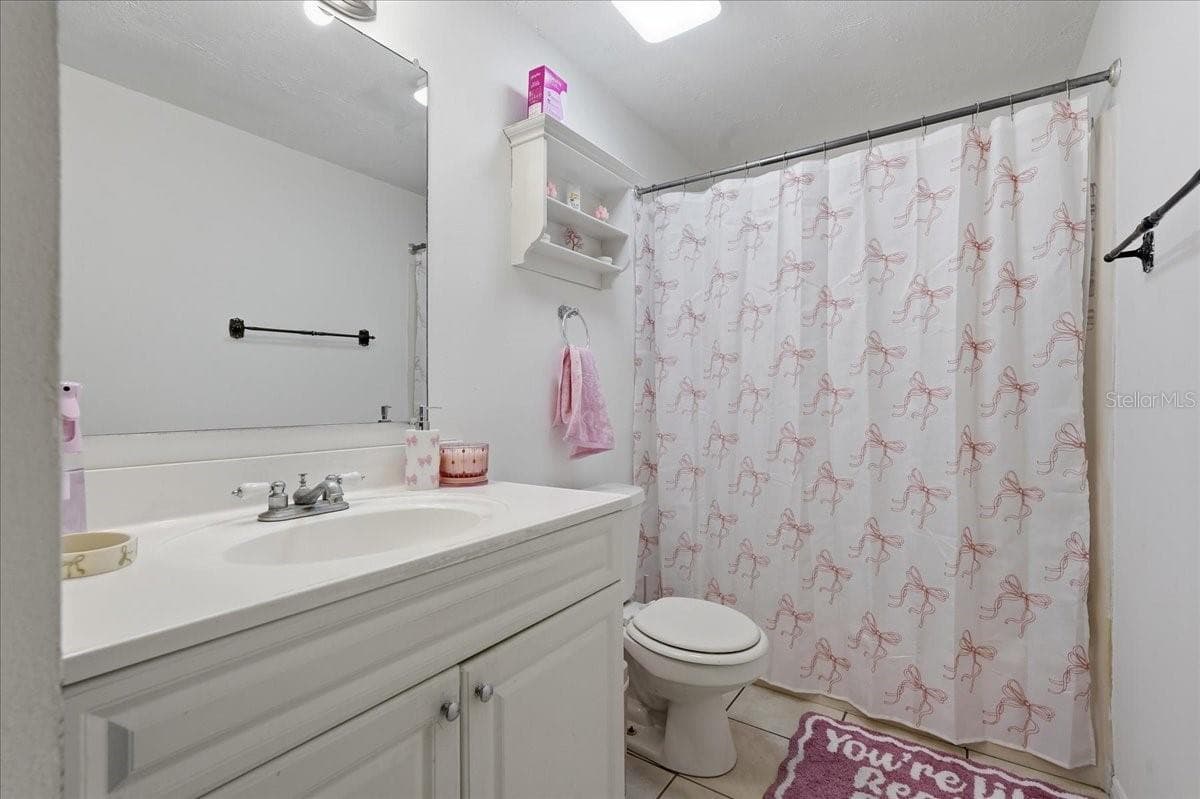 Duplex at 7603 WOODLAND OAKS CT, TAMPA, photo 18 of 56