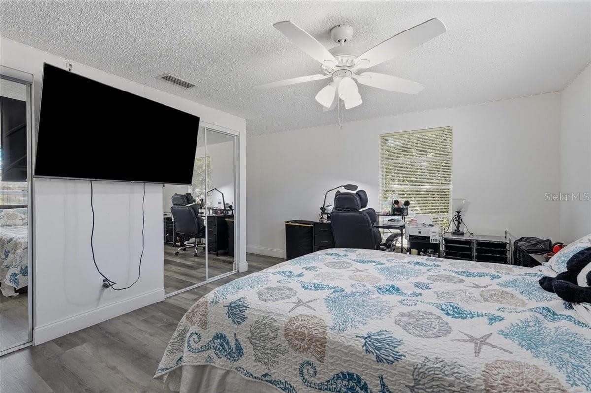 Duplex at 7603 WOODLAND OAKS CT, TAMPA, photo 24 of 56