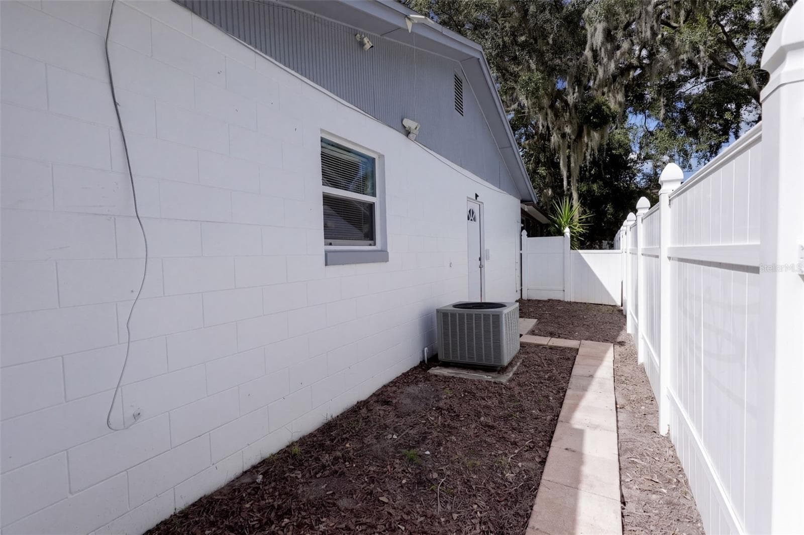 Side Entrance with Separate Entry - 8205 ESPERANZA ST, ORLANDO