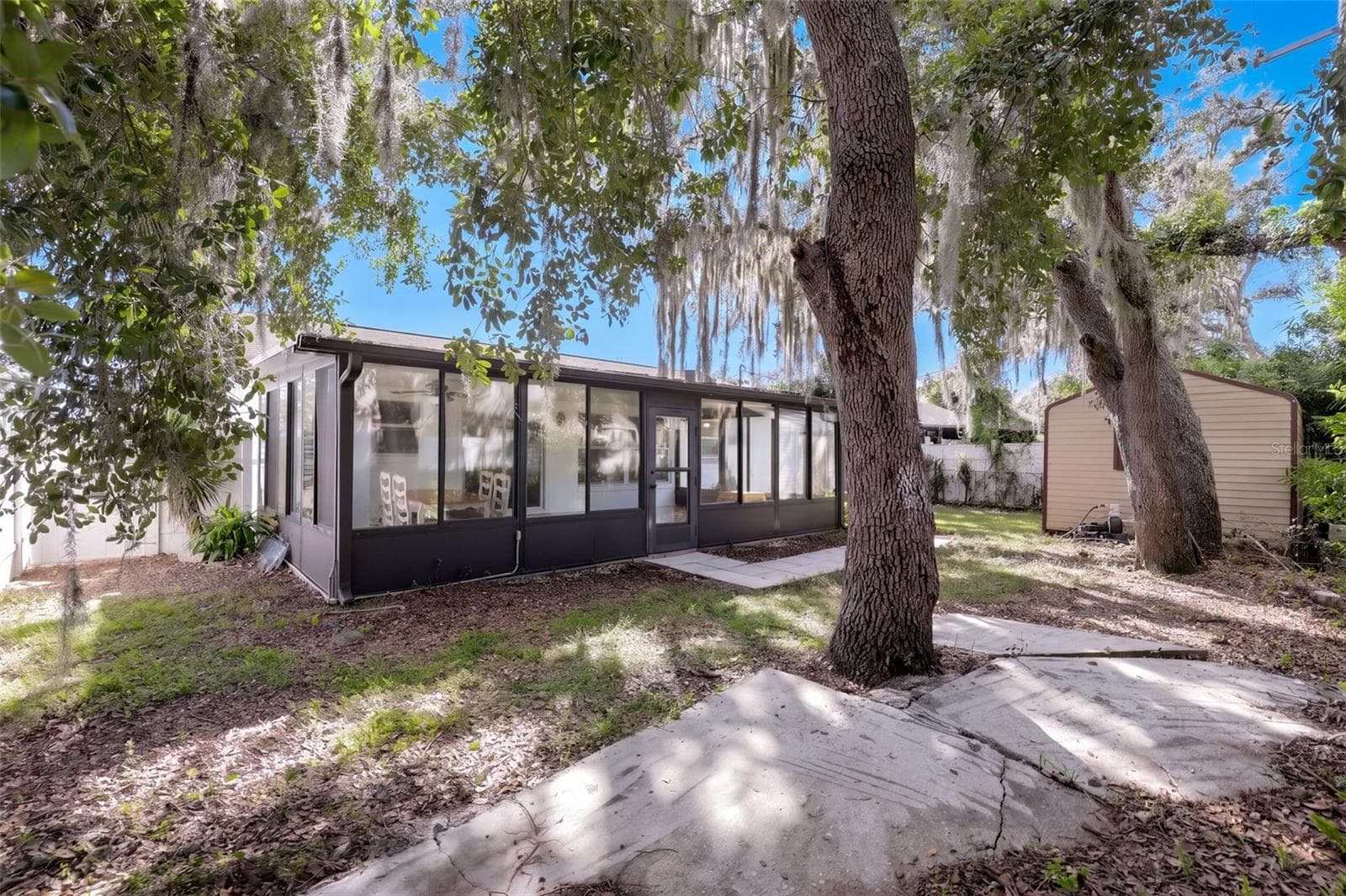 Mature Back Yard - 8205 ESPERANZA ST, ORLANDO