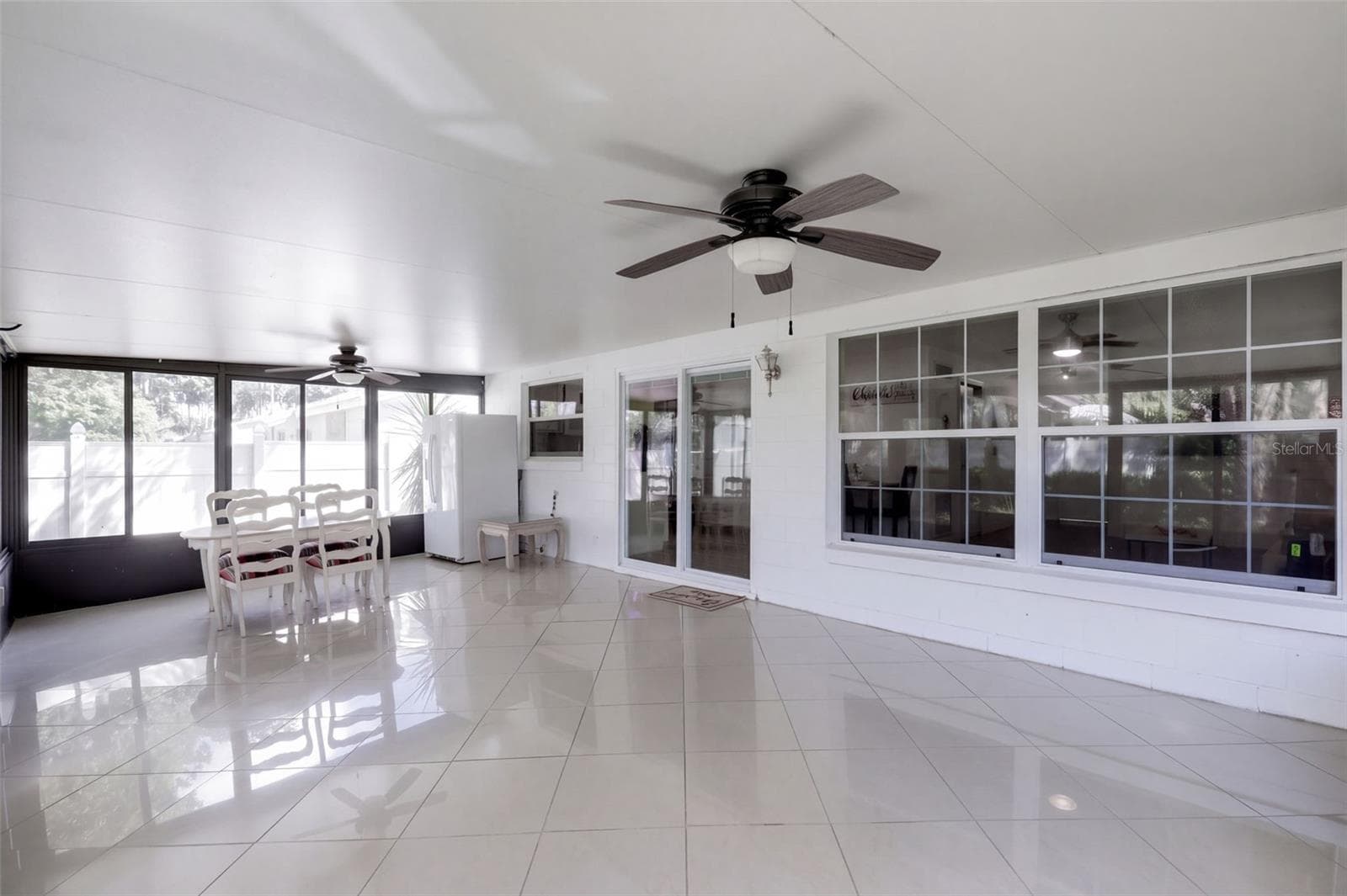 Large Florida Room - 8205 ESPERANZA ST, ORLANDO