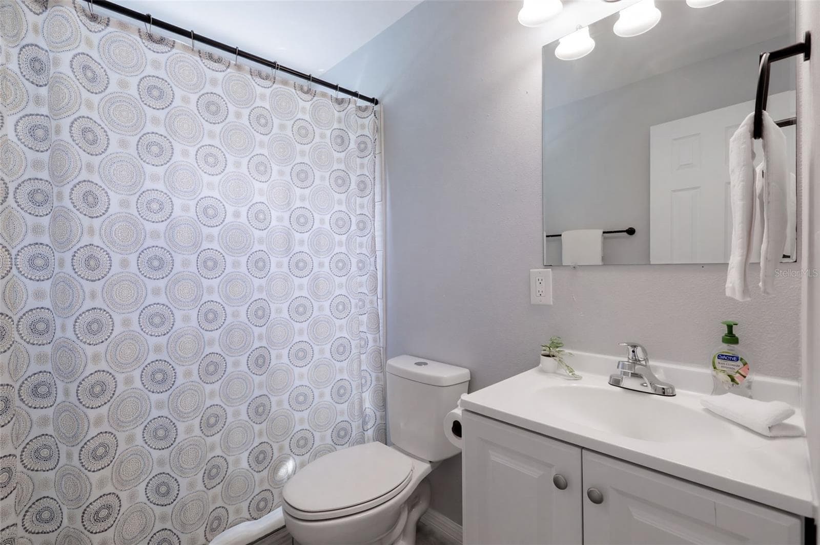 Bathroom 3 - 8205 ESPERANZA ST, ORLANDO