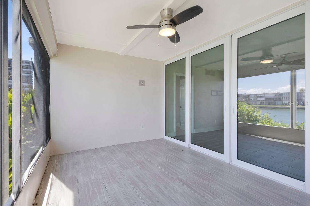 Florida room - 7645 SUN ISLAND DR S #101, SOUTH PASADENA
