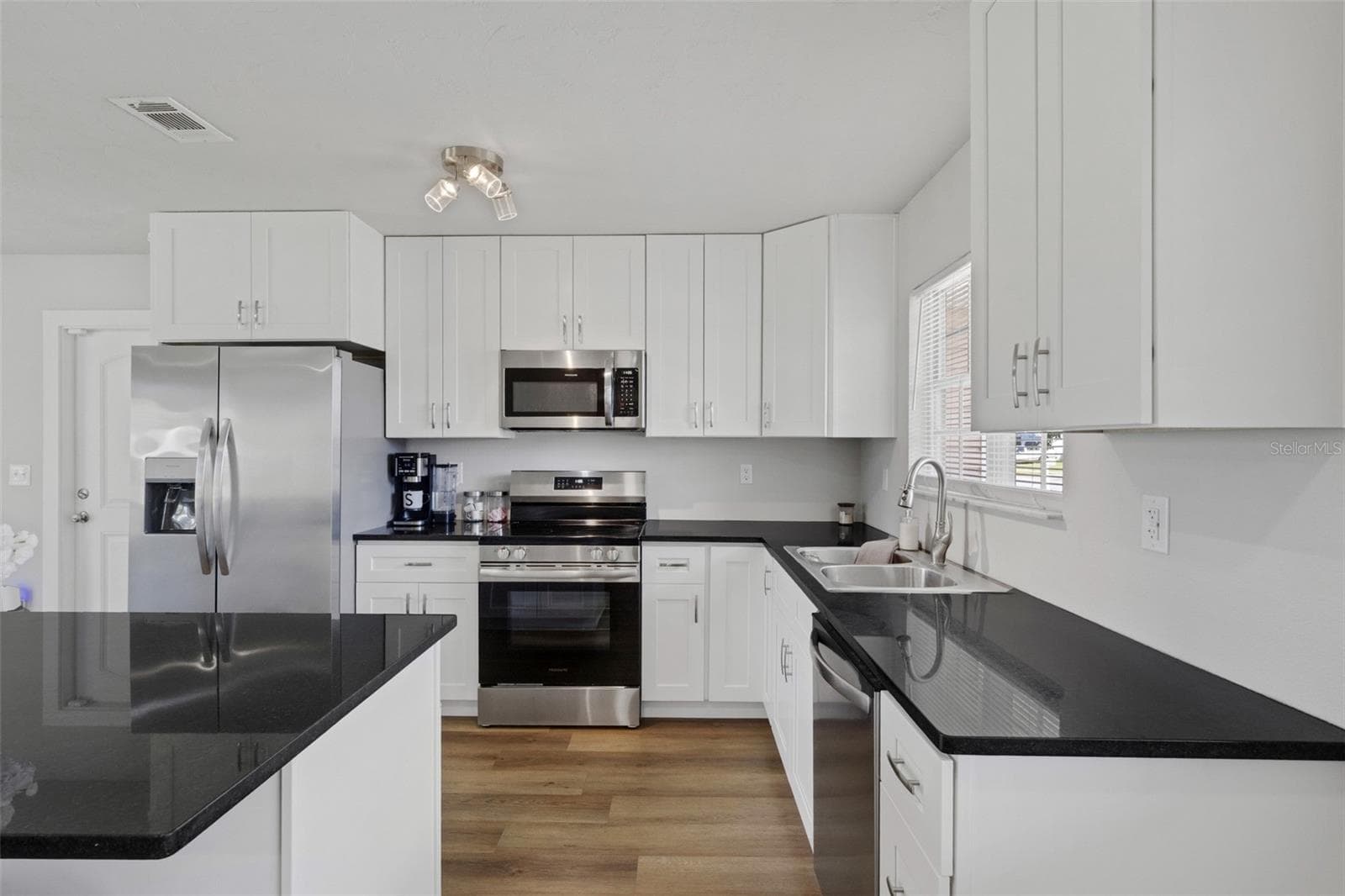 Single Family Residence at 7595 BERWICK ST, NORTH PORT, photo 12 of 37