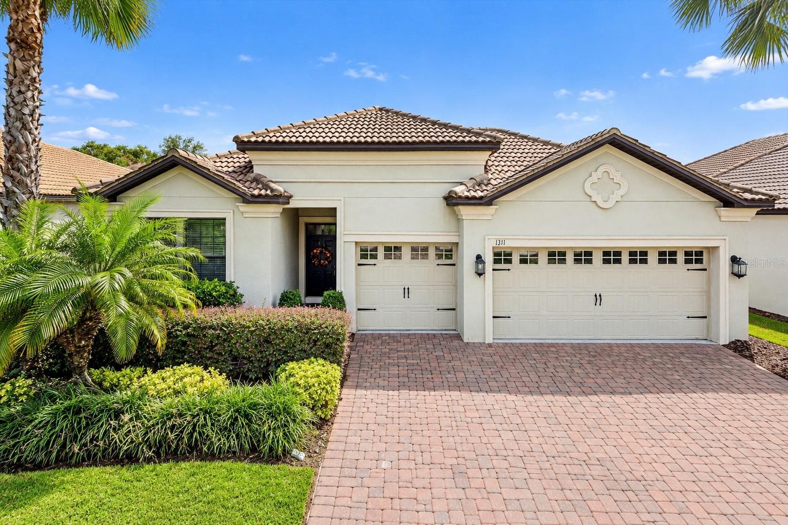 1311 GLENEAGLES LN