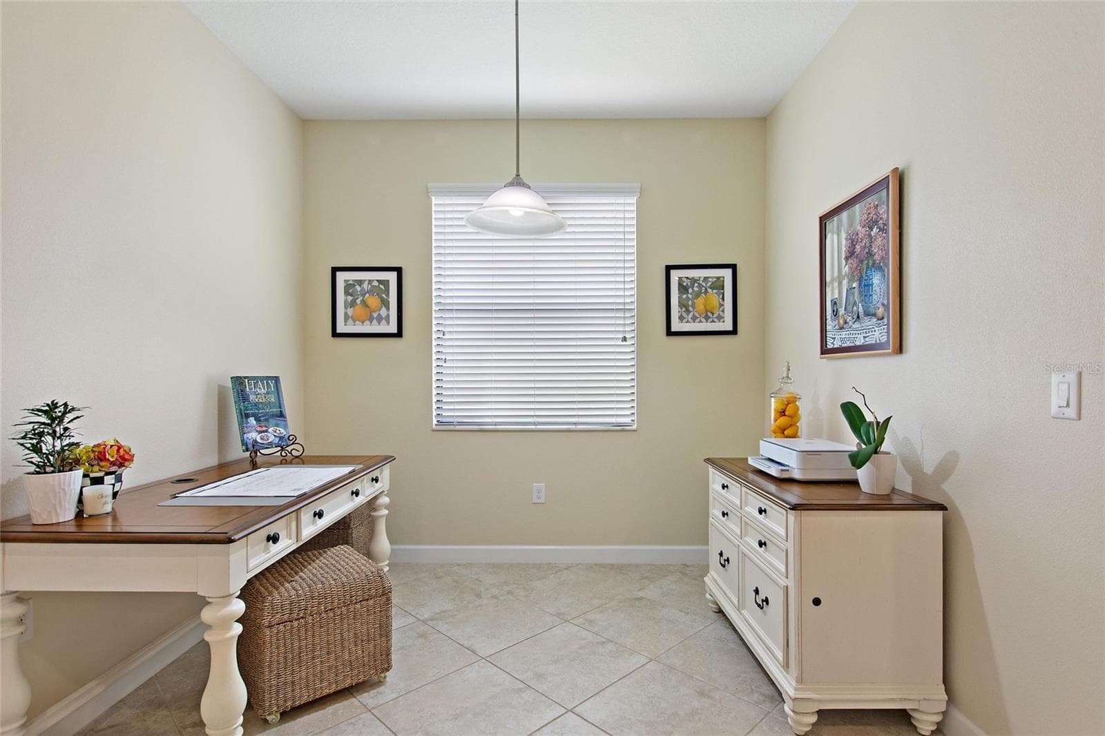 Single Family Residence at 1311 GLENEAGLES LN, DAVENPORT, photo 9 of 55