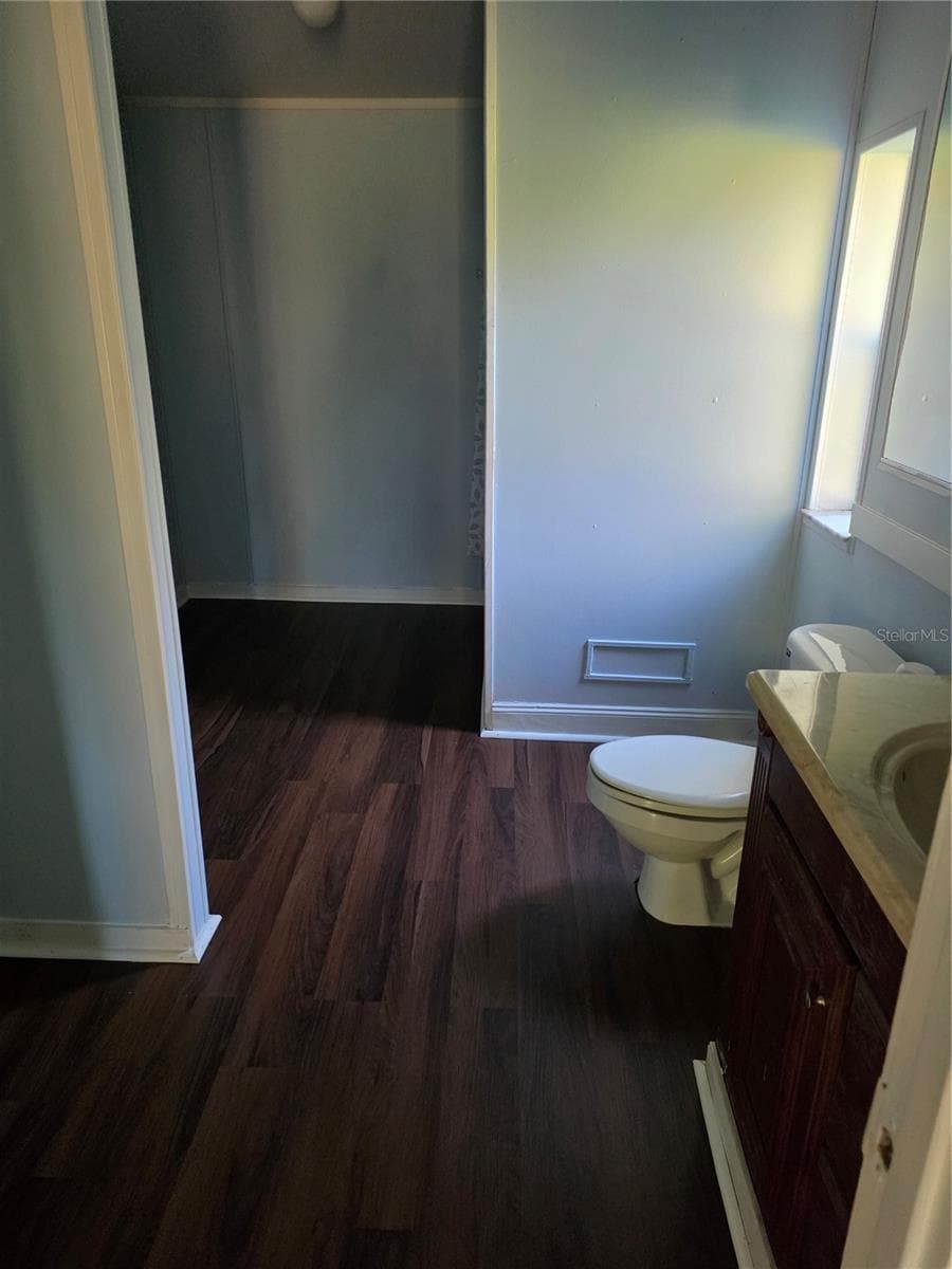 En suite - 1504 WALDRUP RD, LAKELAND