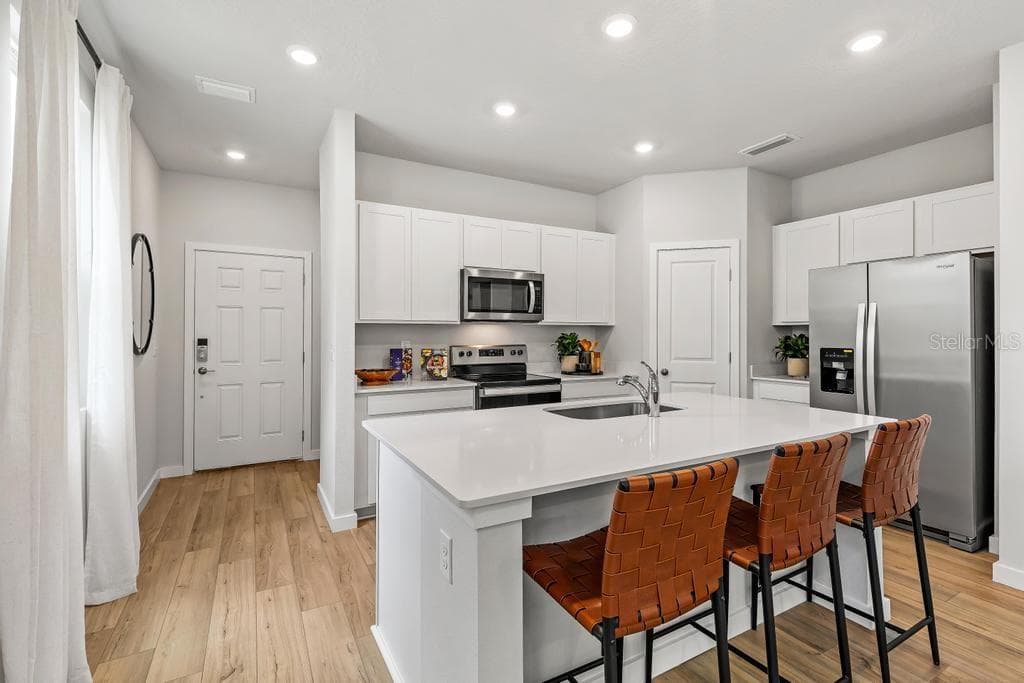 Townhouse at 10622 WATERFIELD RD, JACKSONVILLE, photo 10 of 42