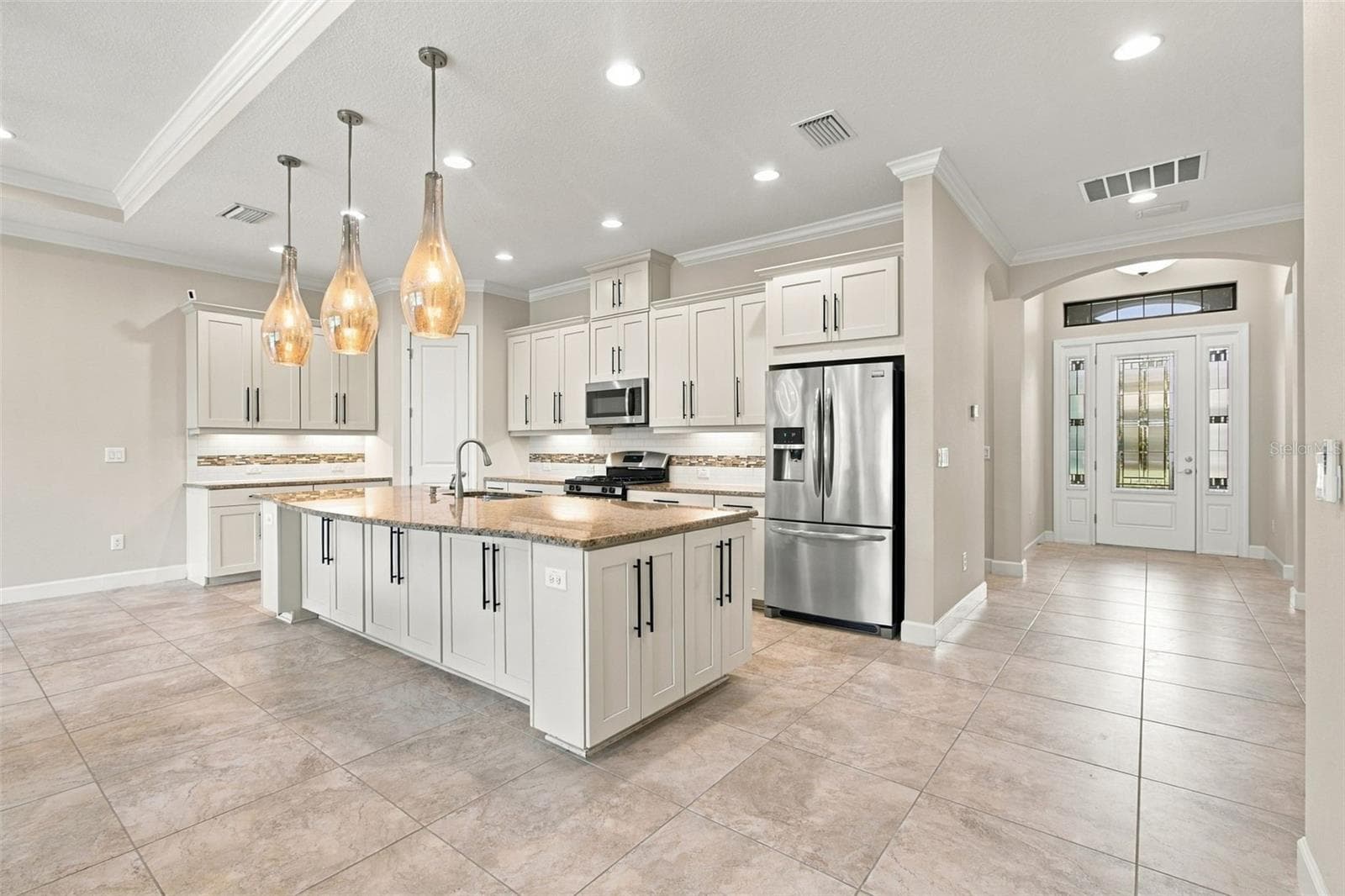 Single Family Residence at 9765 HIGHLAND PARK PL, PALMETTO, photo 4 of 41