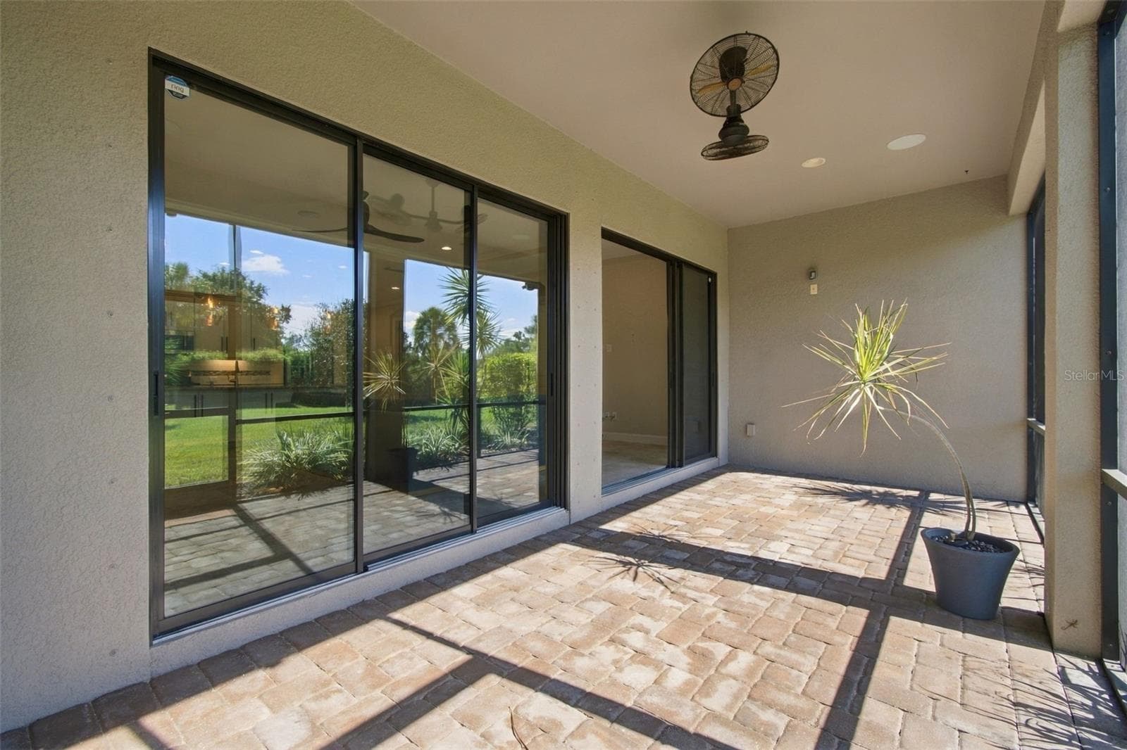 Single Family Residence at 9765 HIGHLAND PARK PL, PALMETTO, photo 18 of 41
