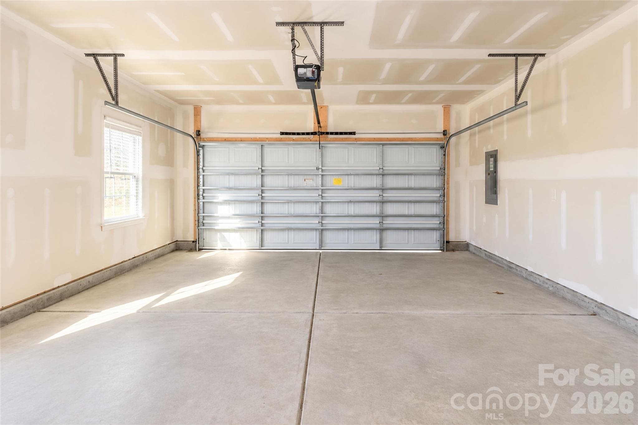 Single Family Residence at 5321 Bella Rose Court, Charlotte, photo 4 of 23