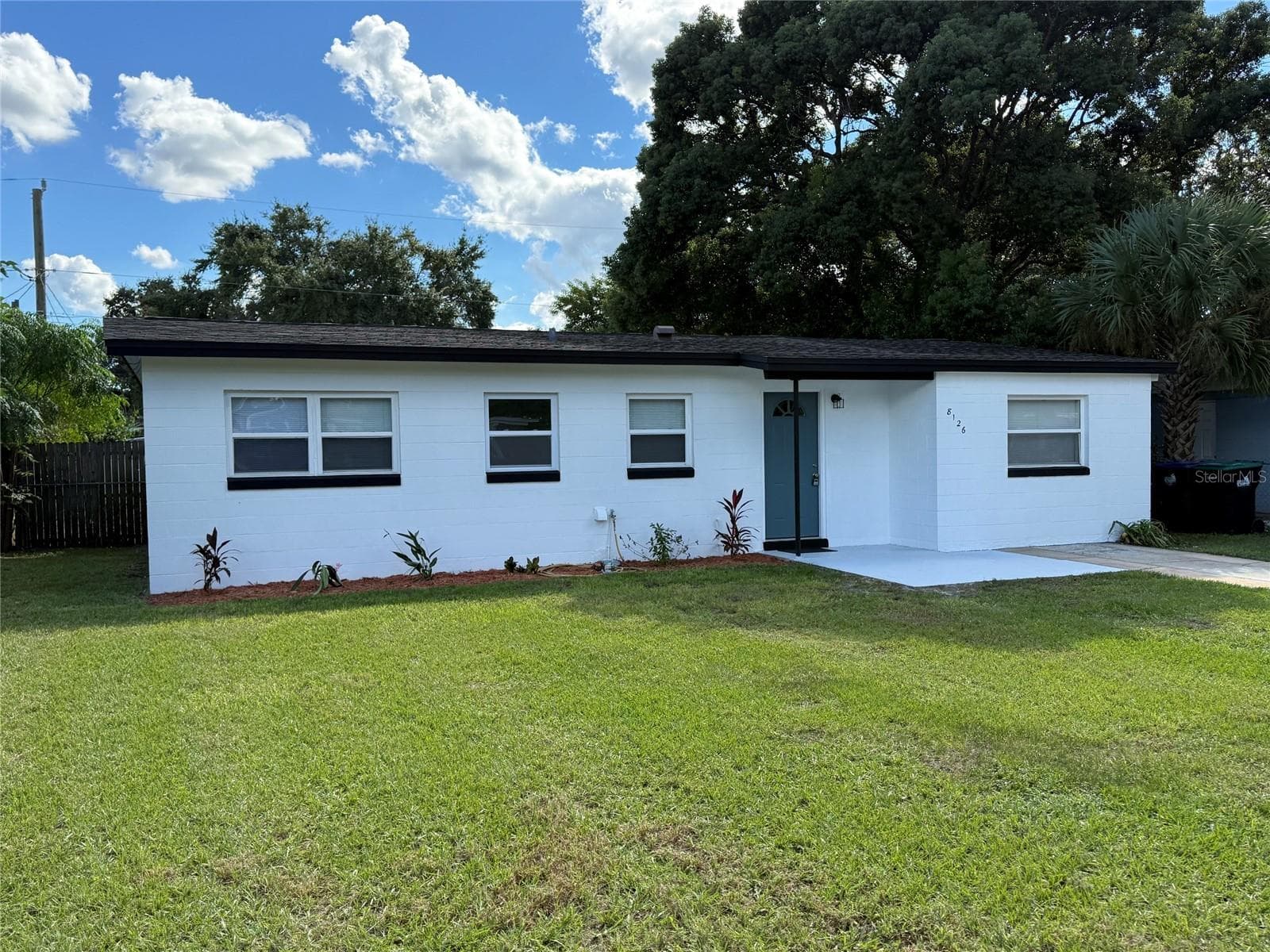 Single Family Residence at 8126 CASTINANGO ST, ORLANDO, photo 2 of 40