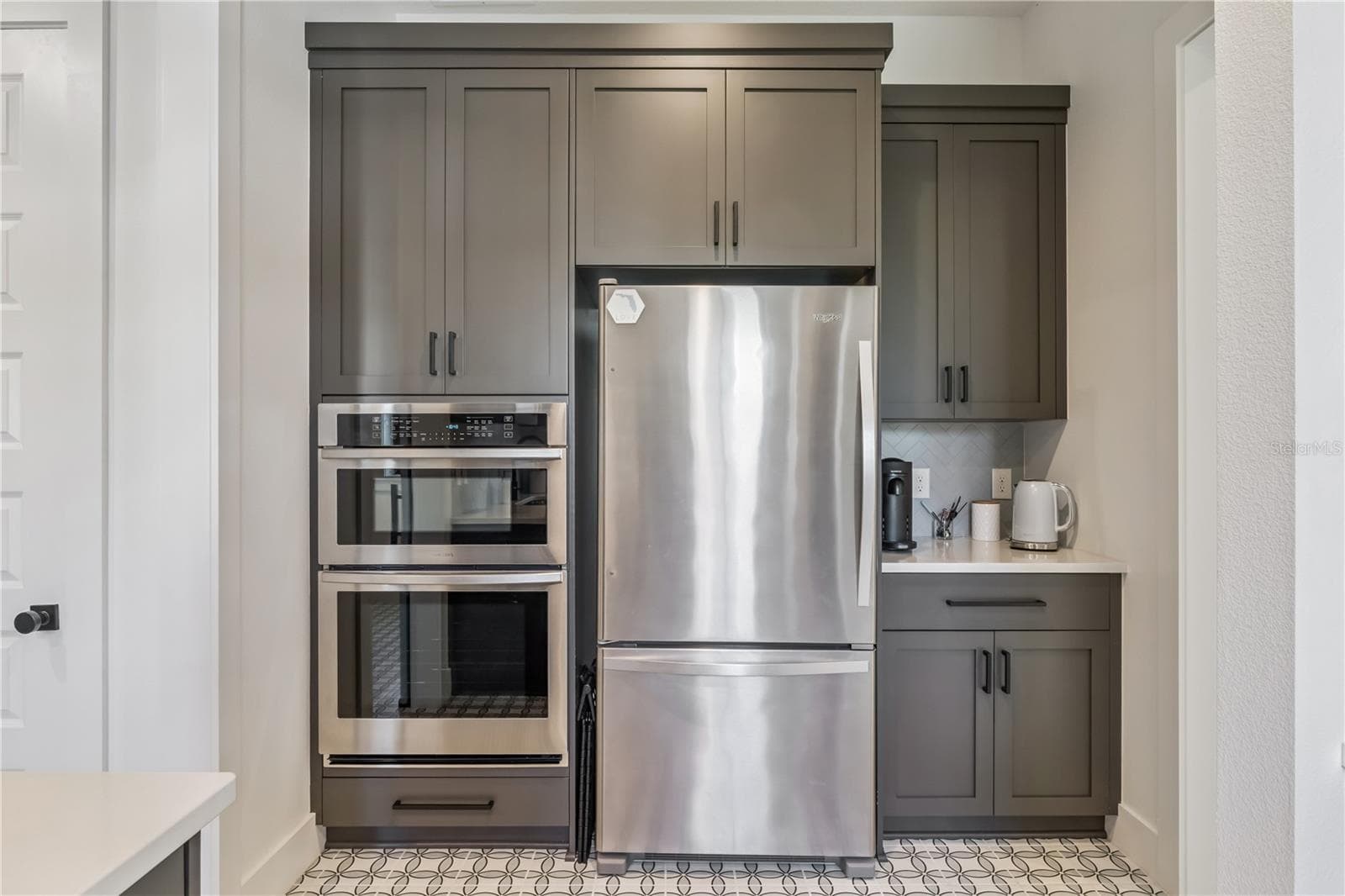 A scullery!!! - 900 ALLENDALE LN, OAKLAND