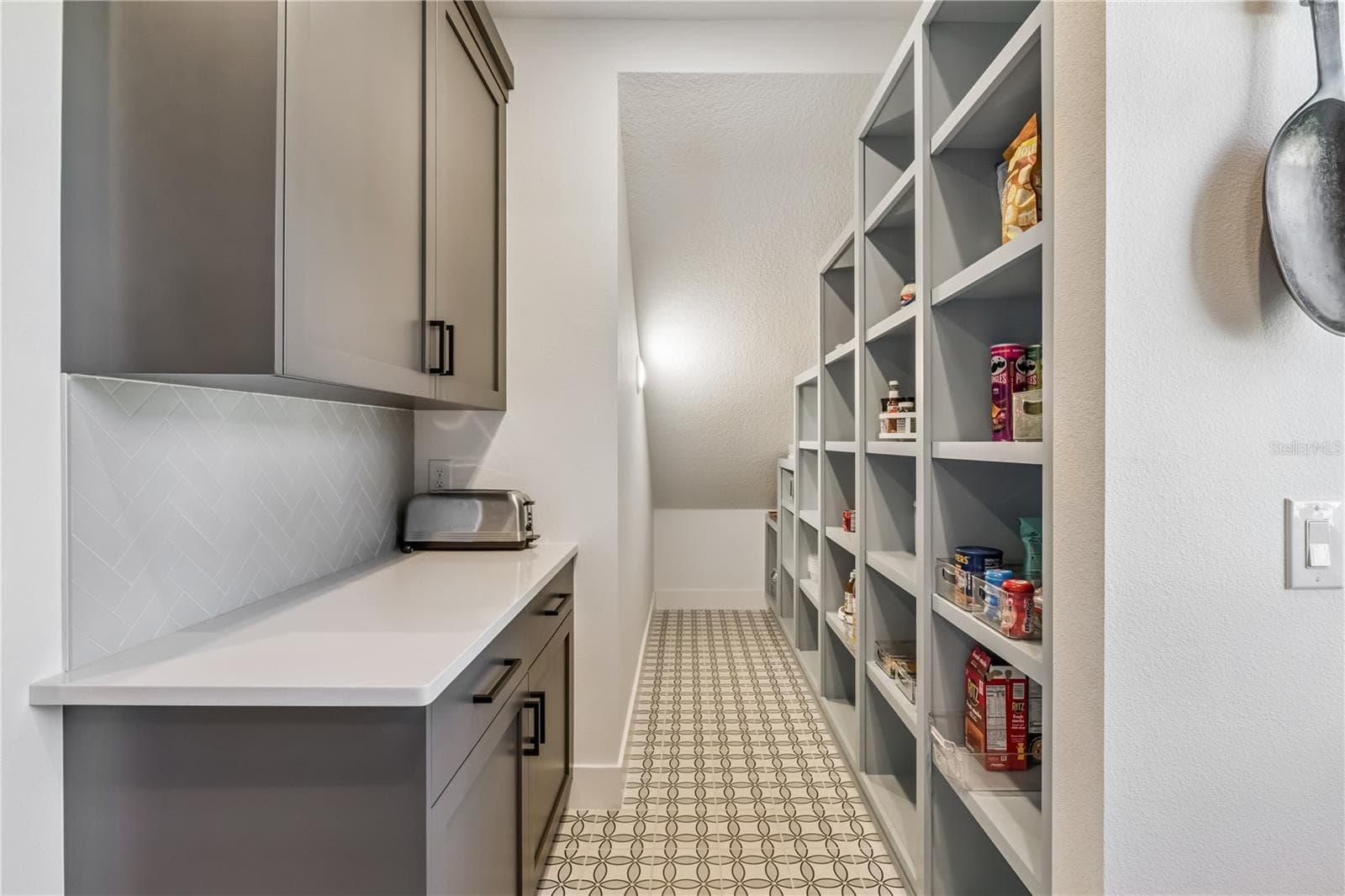 Built in pantry in the scullery - 900 ALLENDALE LN, OAKLAND