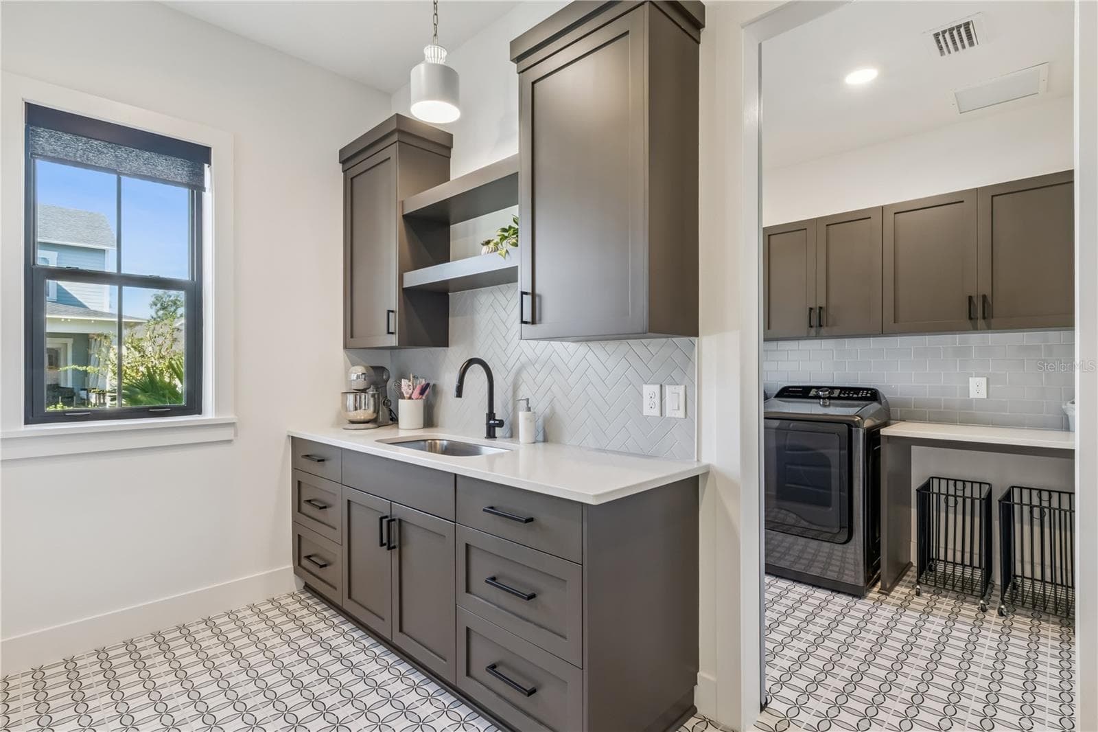 More Scullery - 900 ALLENDALE LN, OAKLAND