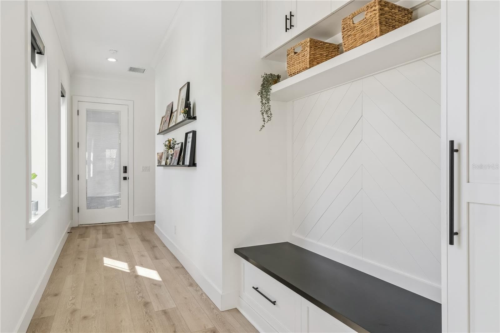 Built in drop zone - 900 ALLENDALE LN, OAKLAND