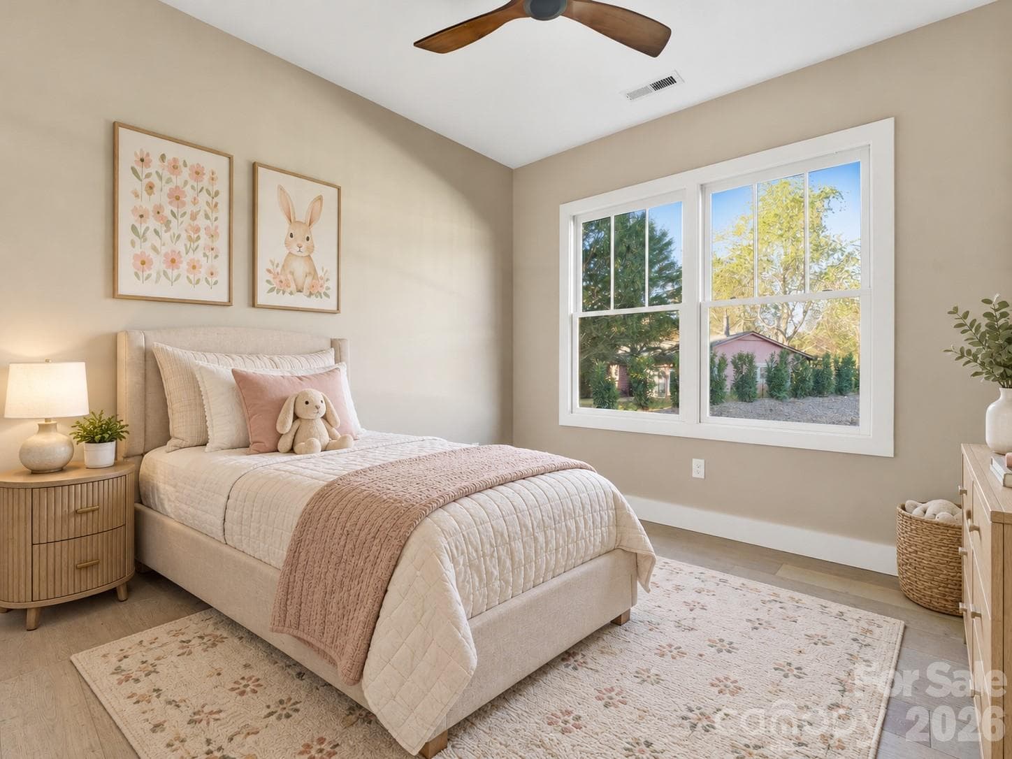 Single Family Residence at 30 Olde Oak Court, Hendersonville, photo 9 of 42
