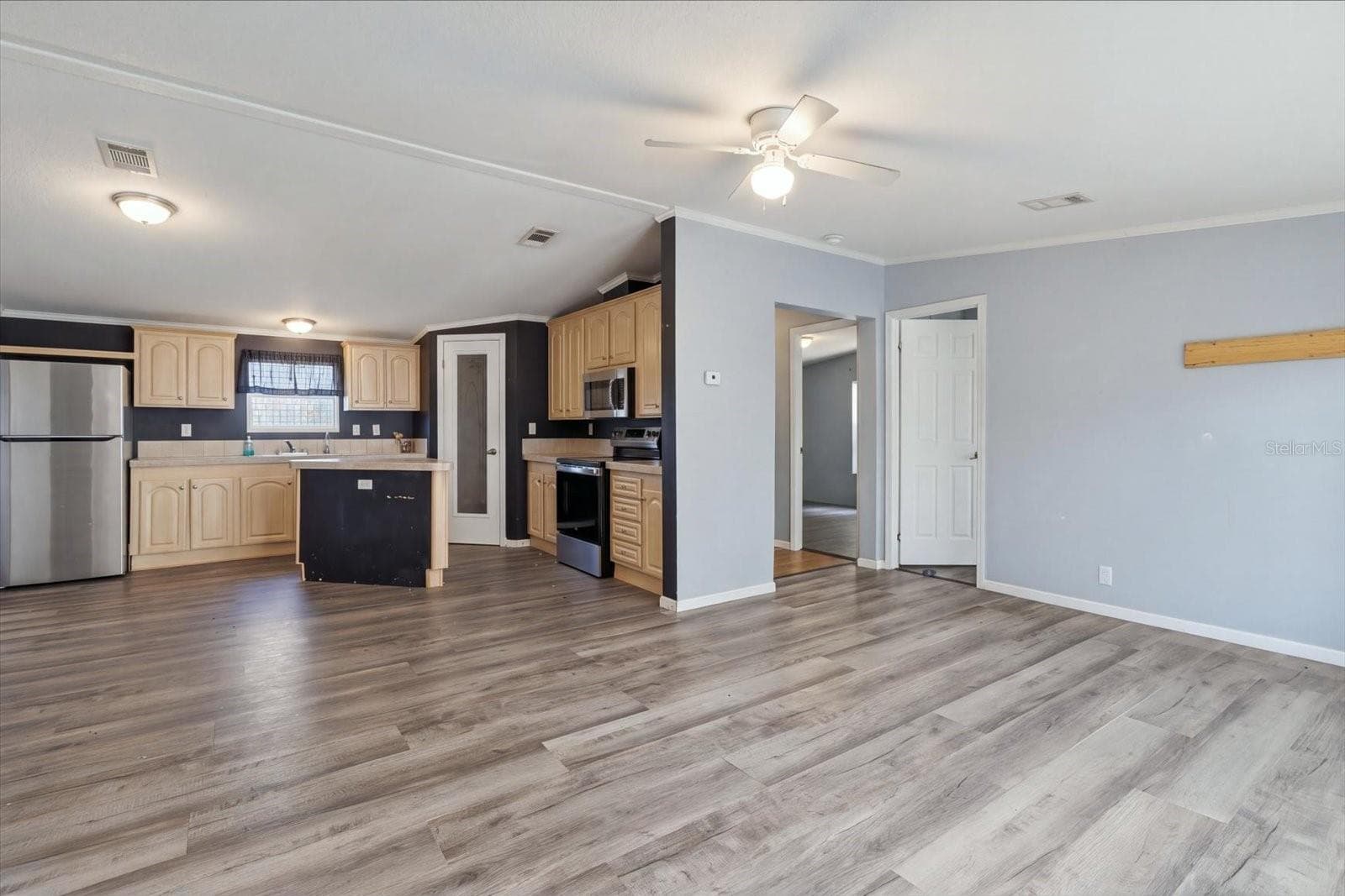 Manufactured Home at 7651 E DERBY OAKS DR, FLORAL CITY, photo 9 of 27