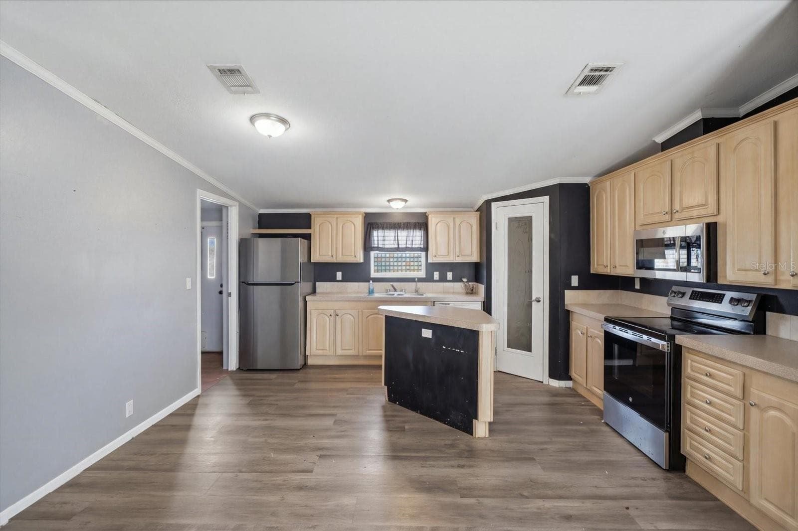 Manufactured Home at 7651 E DERBY OAKS DR, FLORAL CITY, photo 10 of 27