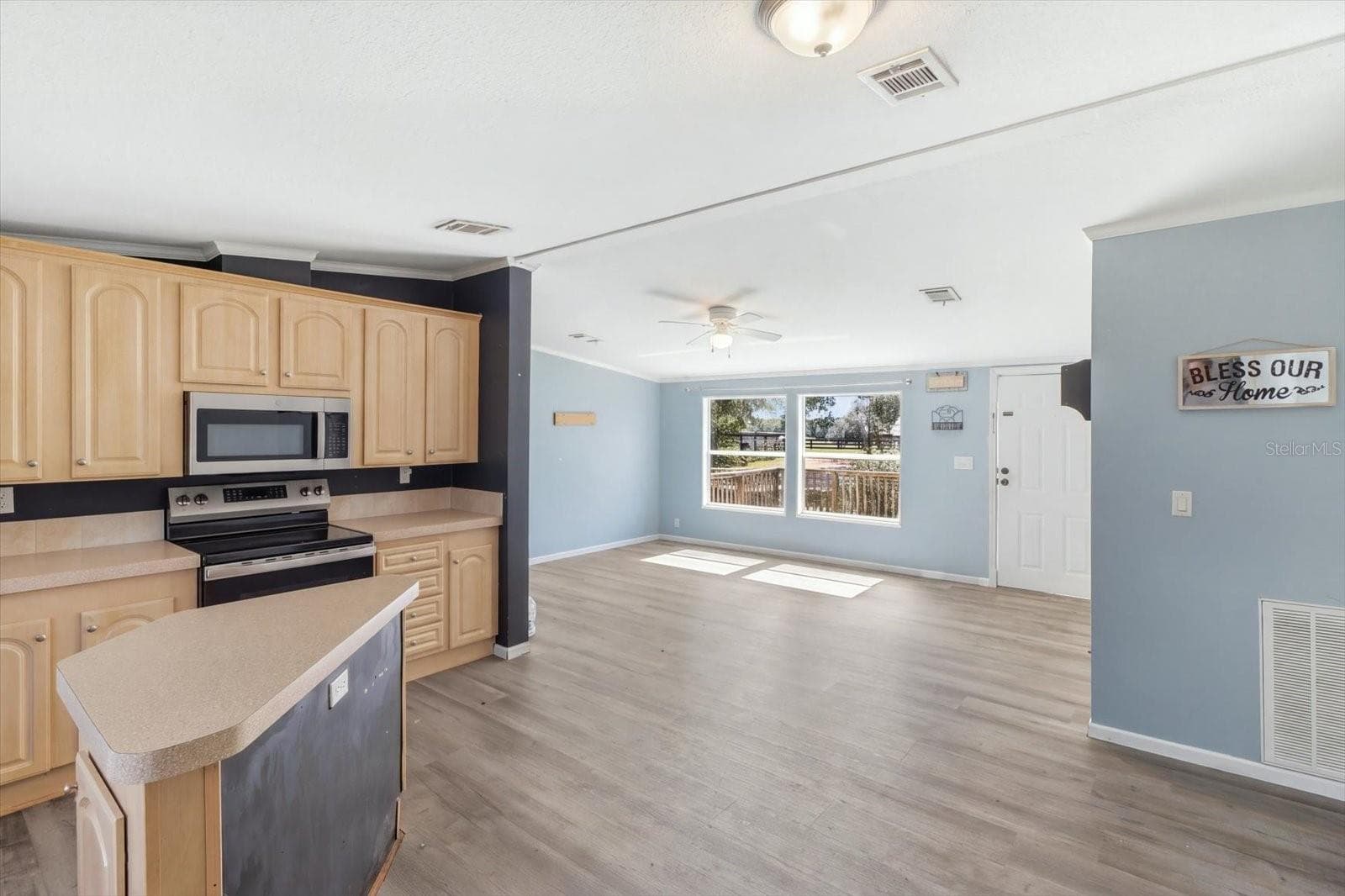 Manufactured Home at 7651 E DERBY OAKS DR, FLORAL CITY, photo 13 of 27