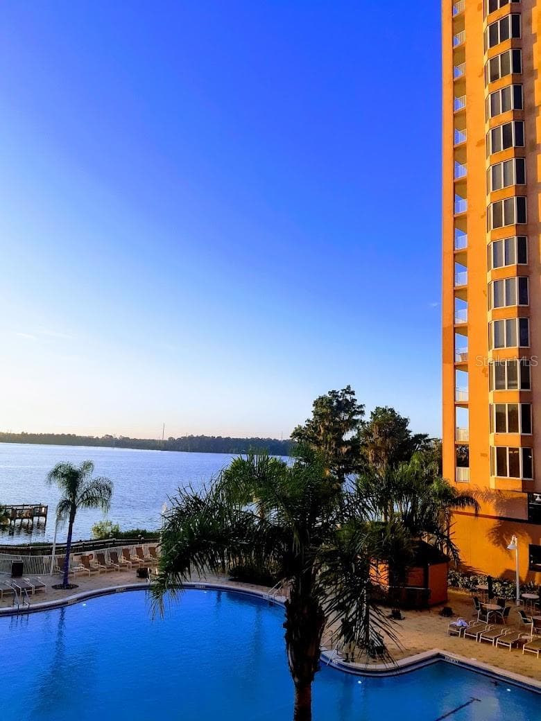 Condo - Hotel at 13427 BLUE HERON BEACH DR #706, ORLANDO, photo 2 of 47