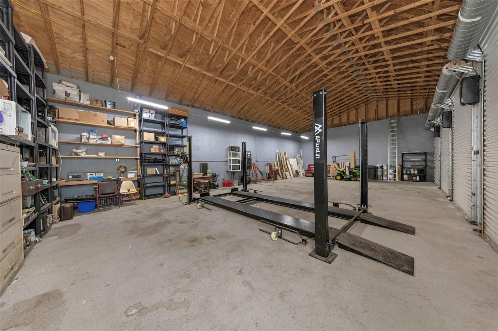 State of the art car lift - 32632 TYNDALL RD, WESLEY CHAPEL