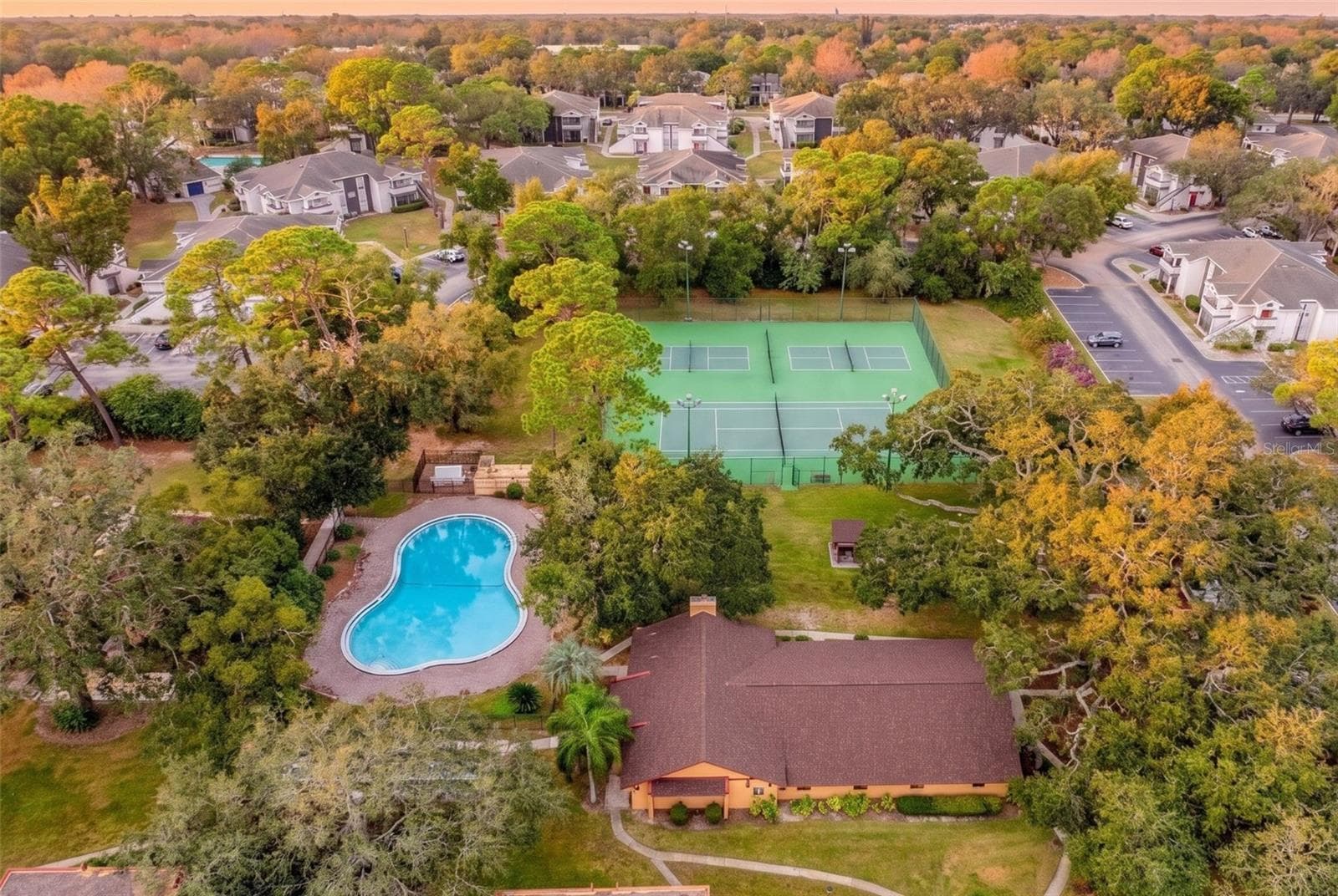 Condominium at 2850 N POWERS DR #83, ORLANDO, photo 4 of 18