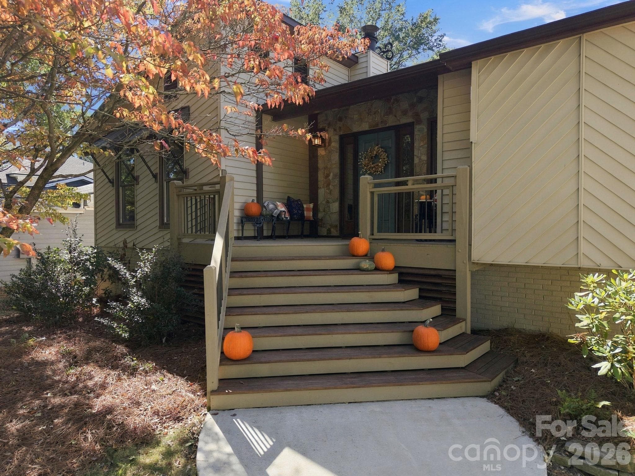 Single Family Residence at 20625 Island Forest Drive, Cornelius, photo 5 of 48