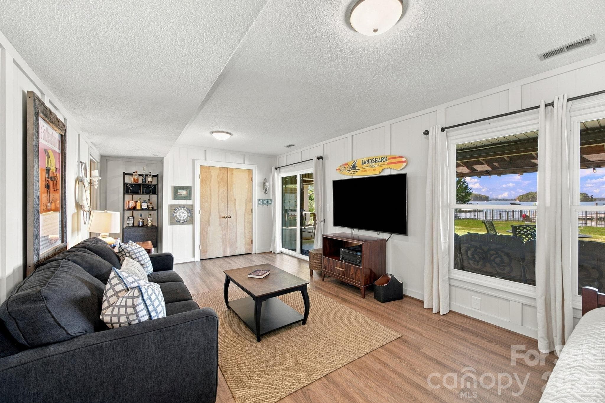 Single Family Residence at 20625 Island Forest Drive, Cornelius, photo 37 of 48