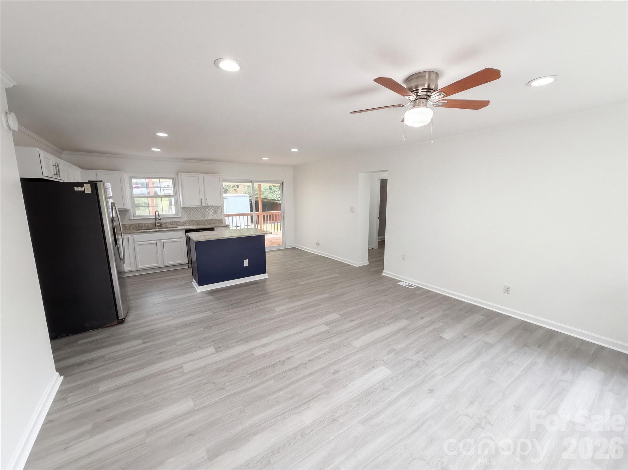 Single Family Residence at 3002 Fallswood Drive, Gastonia, photo 4 of 23