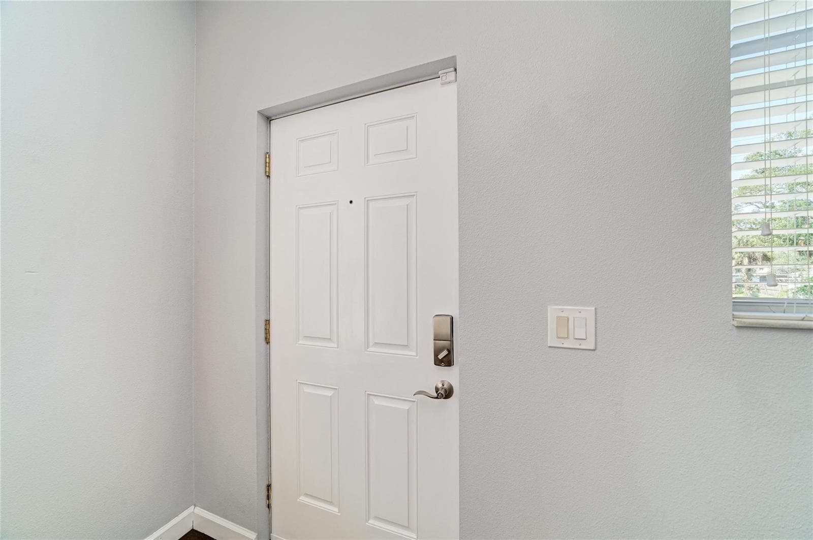 Private entryway to Law Suite/Apartment - 310 13TH AVE W, PALMETTO