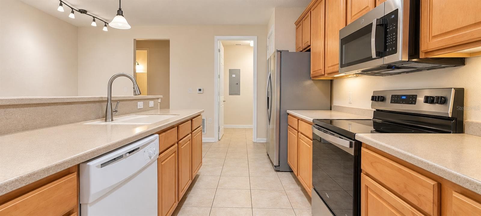 Condominium at 7903 SEMINOLE BLVD #2105, SEMINOLE, photo 13 of 41