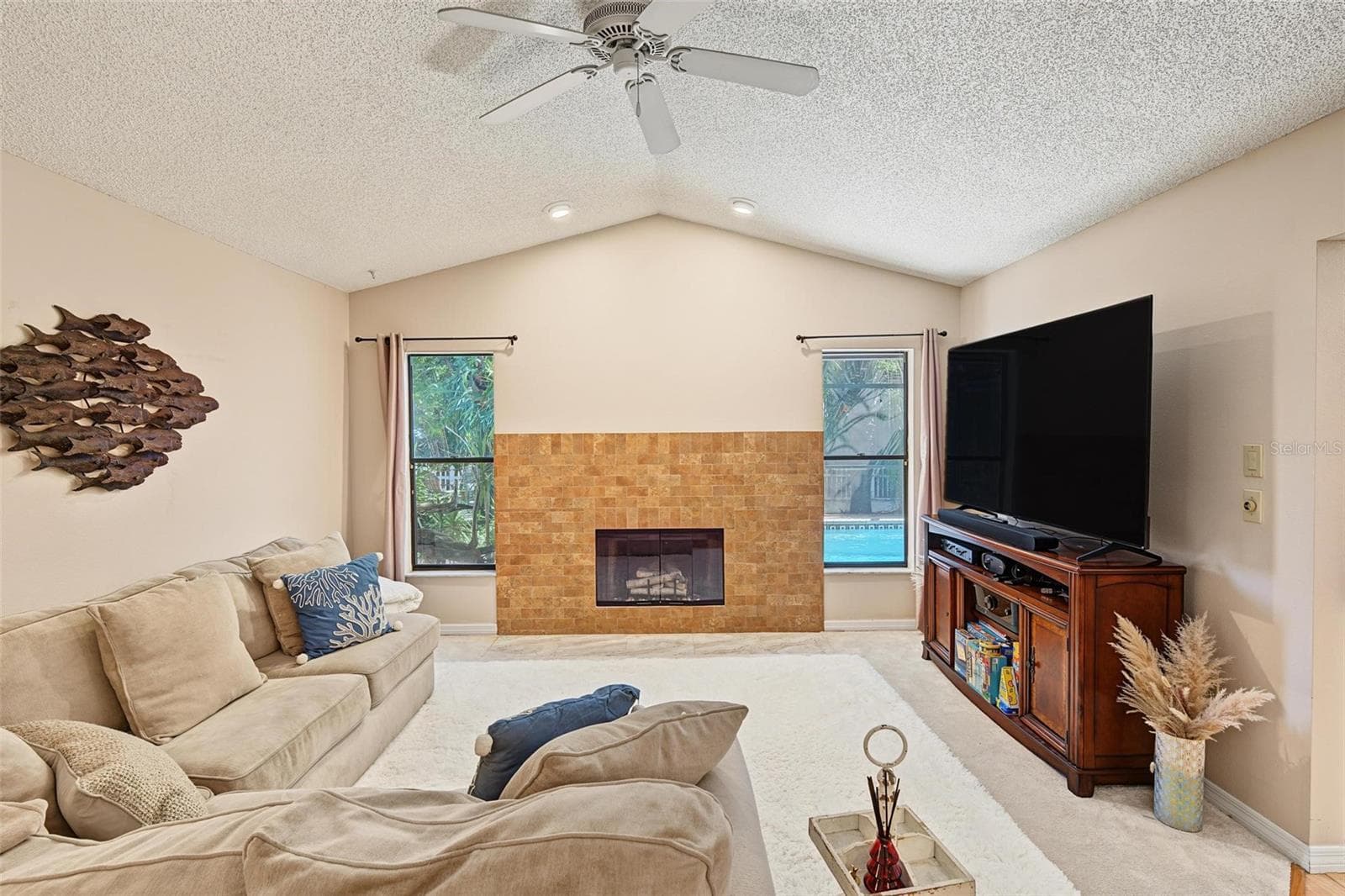 Single Family Residence at 3024 PINEVIEW DR, HOLIDAY, photo 11 of 46