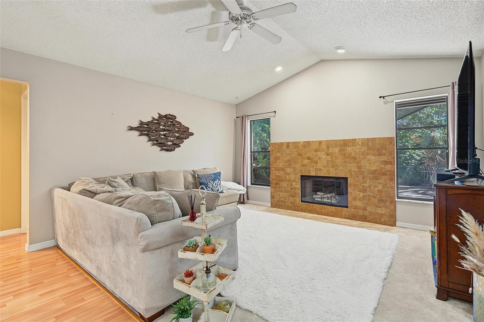 Single Family Residence at 3024 PINEVIEW DR, HOLIDAY, photo 12 of 46