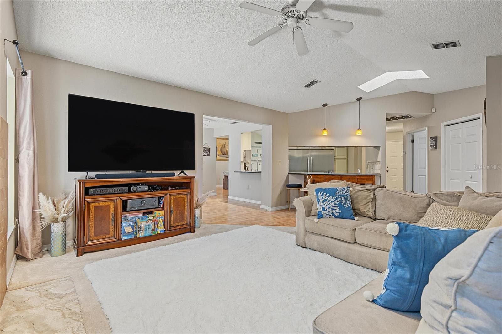 Single Family Residence at 3024 PINEVIEW DR, HOLIDAY, photo 14 of 46