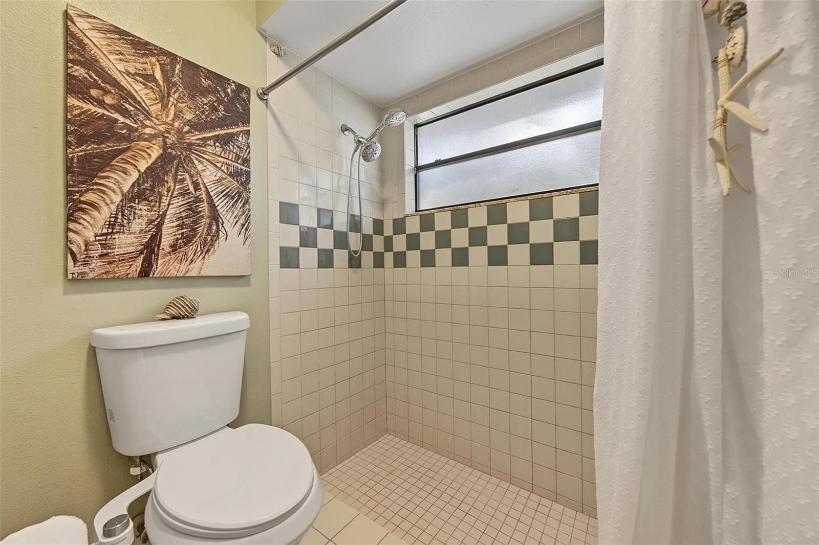 Single Family Residence at 3024 PINEVIEW DR, HOLIDAY, photo 26 of 46