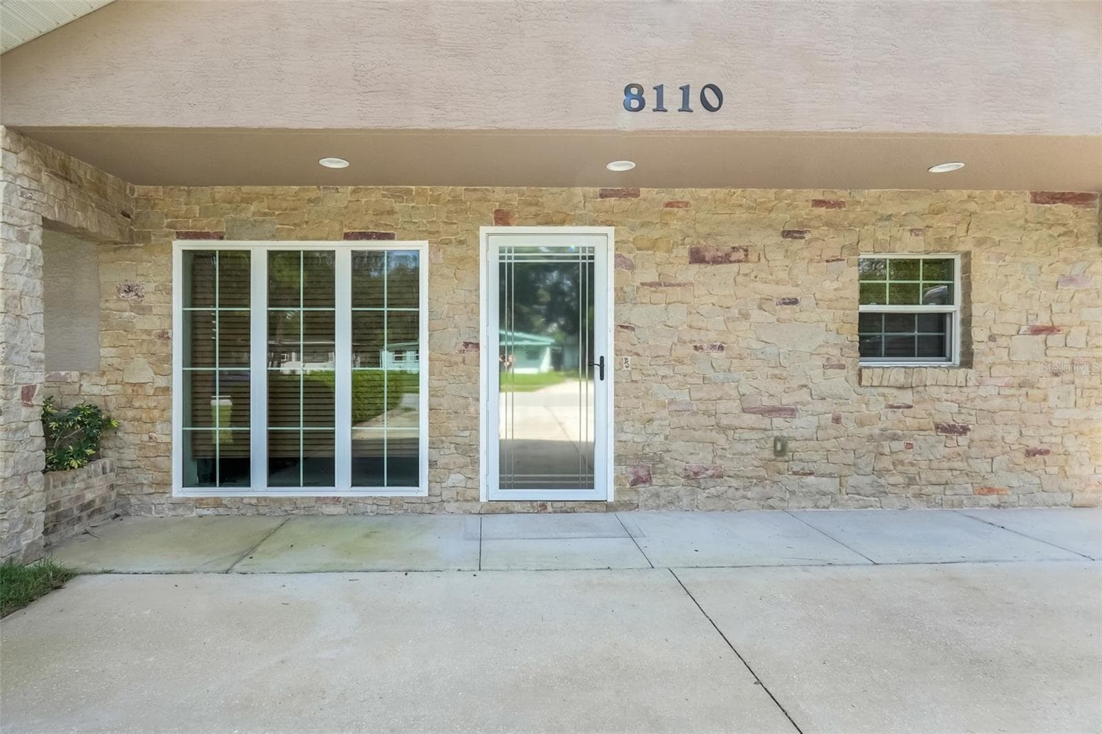 Single Family Residence at 8110 CASTINANGO STREET, ORLANDO, photo 4 of 36