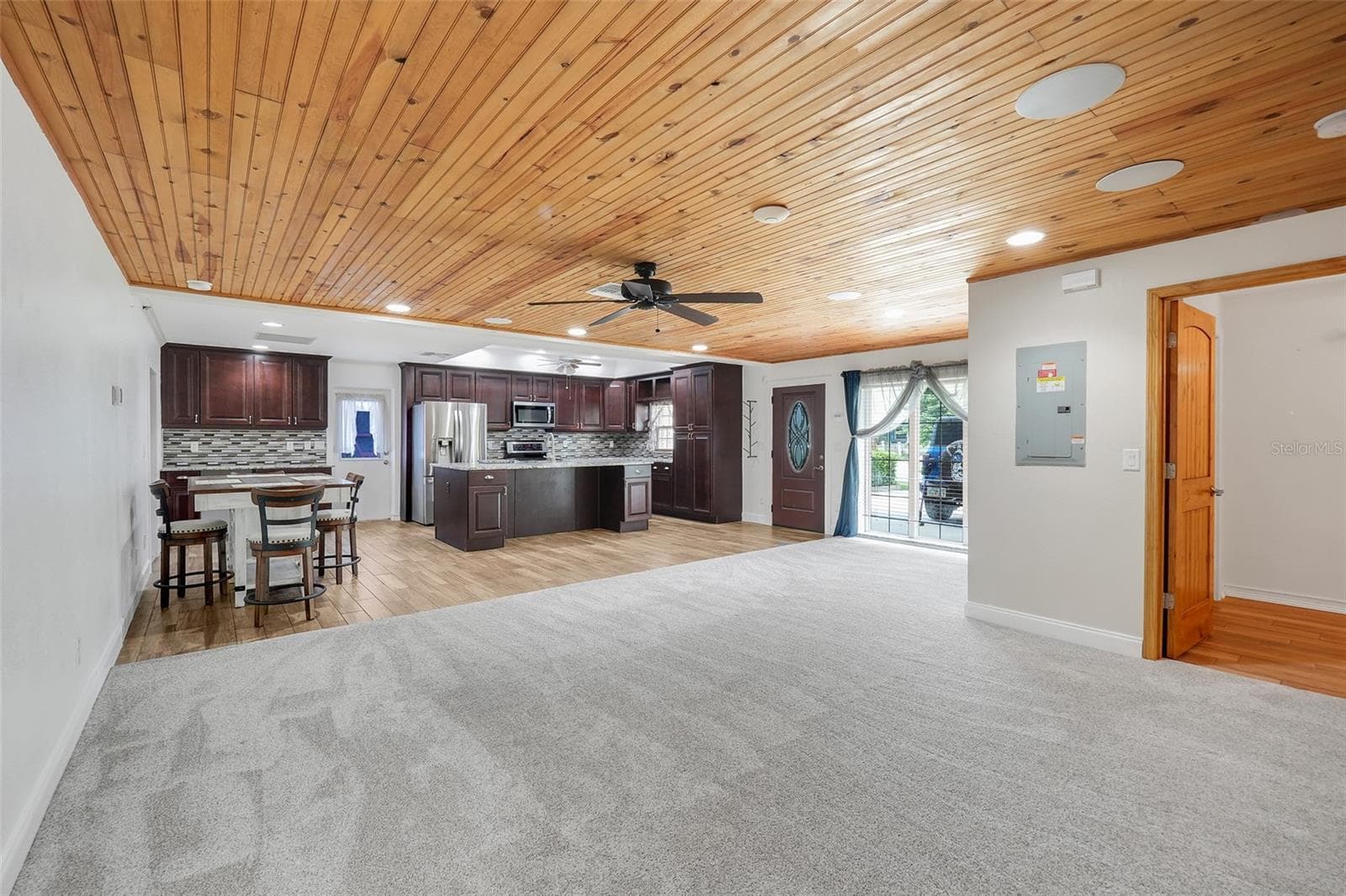 Single Family Residence at 8110 CASTINANGO STREET, ORLANDO, photo 6 of 36