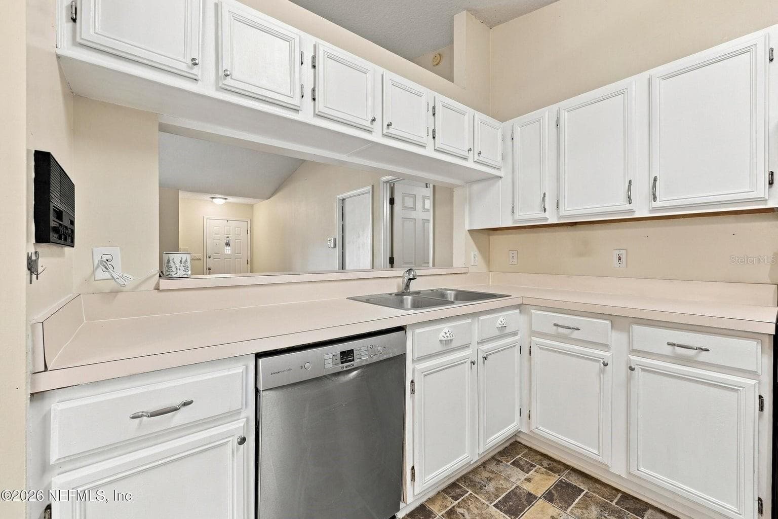 Kitchen - 4926 GARDEN MOSS CIR S, JACKSONVILLE
