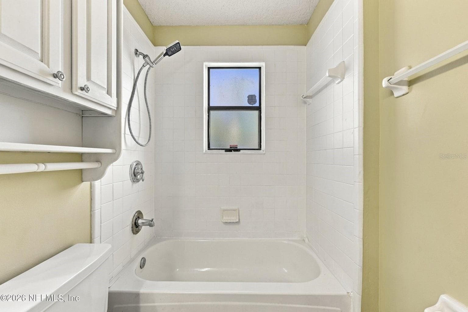 Guest Bathroom - 4926 GARDEN MOSS CIR S, JACKSONVILLE